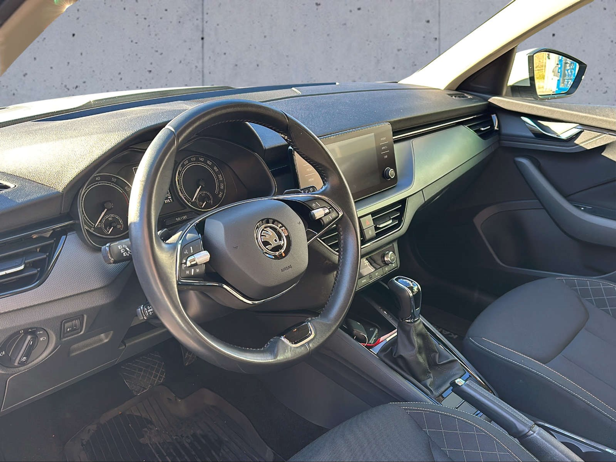 listing desktop thumbnail image 11