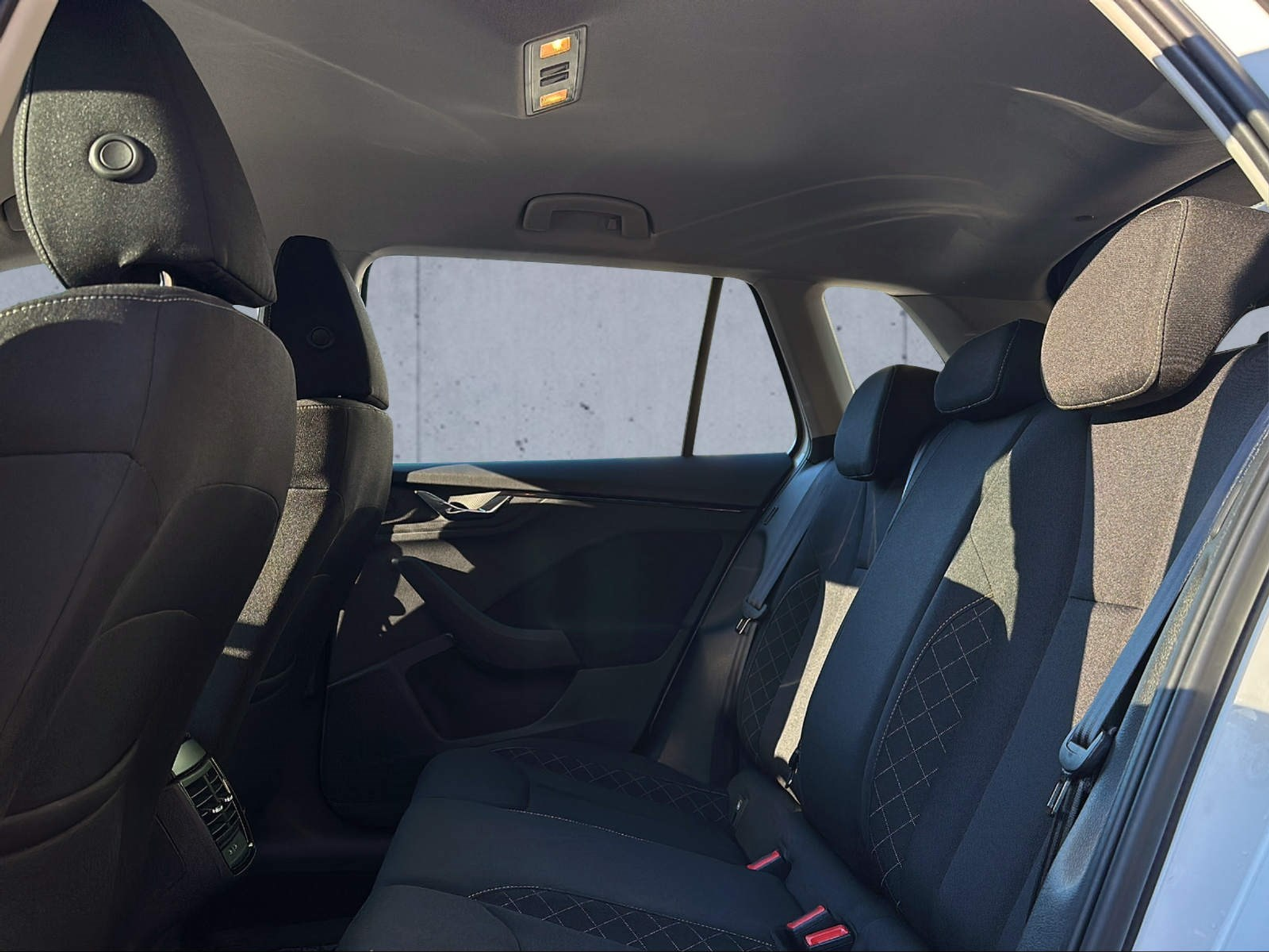 listing desktop thumbnail image 14