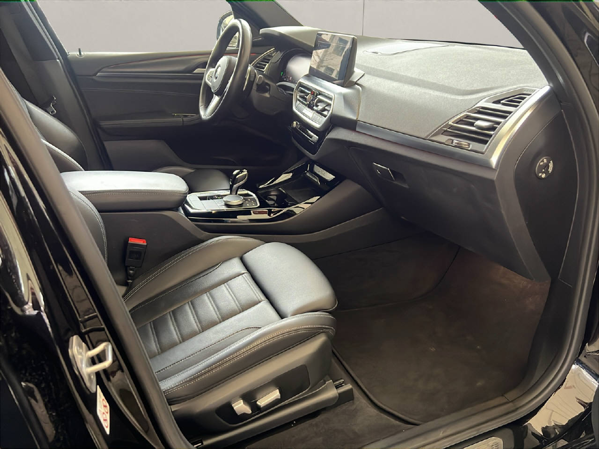 listing desktop thumbnail image 11