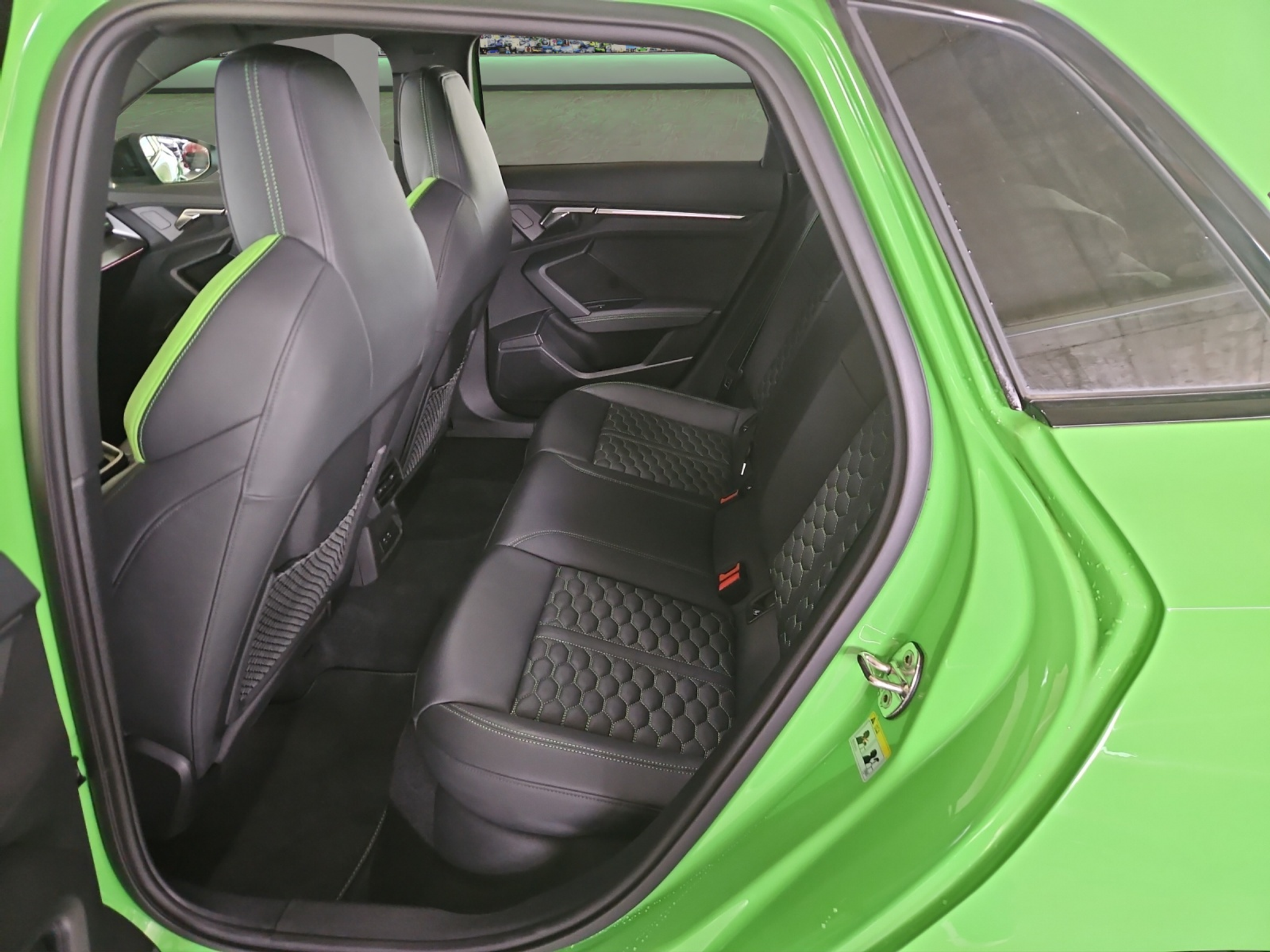 listing desktop thumbnail image 9