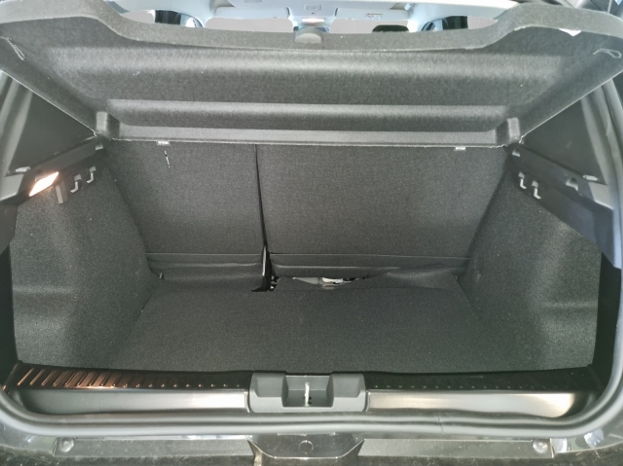 listing desktop thumbnail image 9