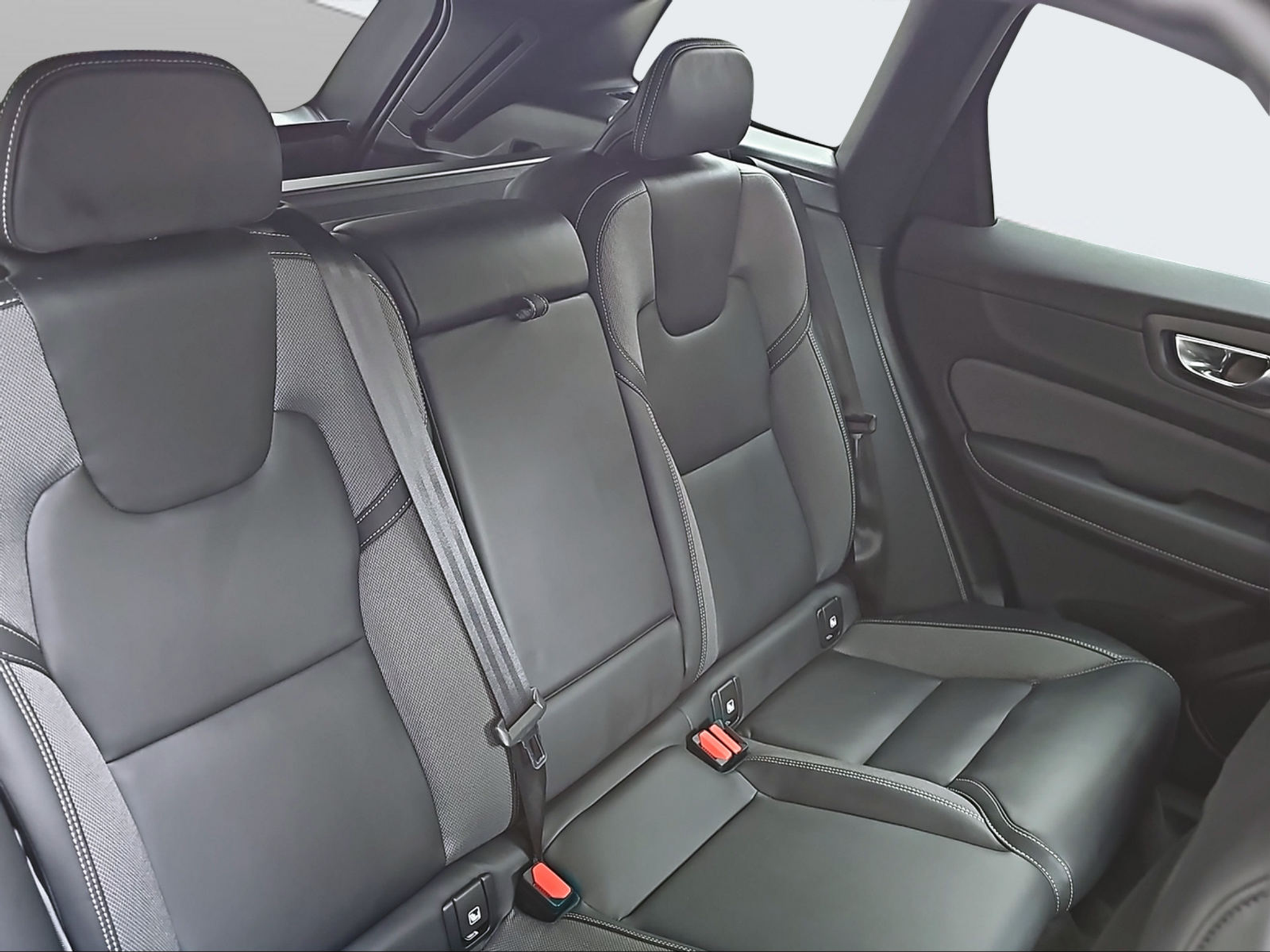 listing desktop thumbnail image 16