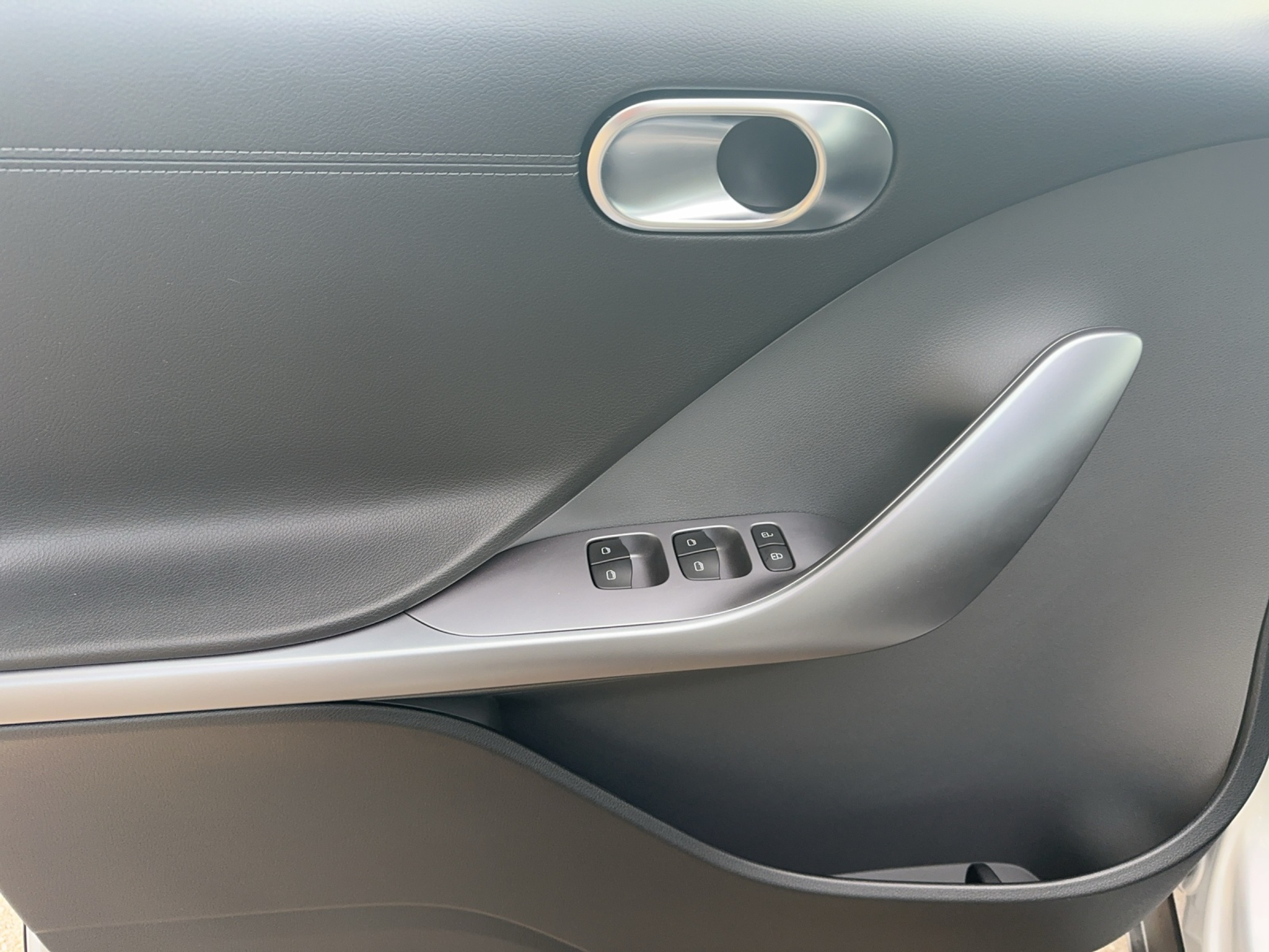 listing desktop thumbnail image 5