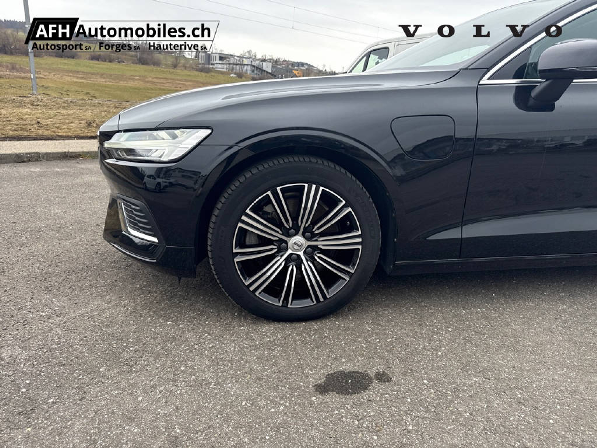 listing desktop thumbnail image 16