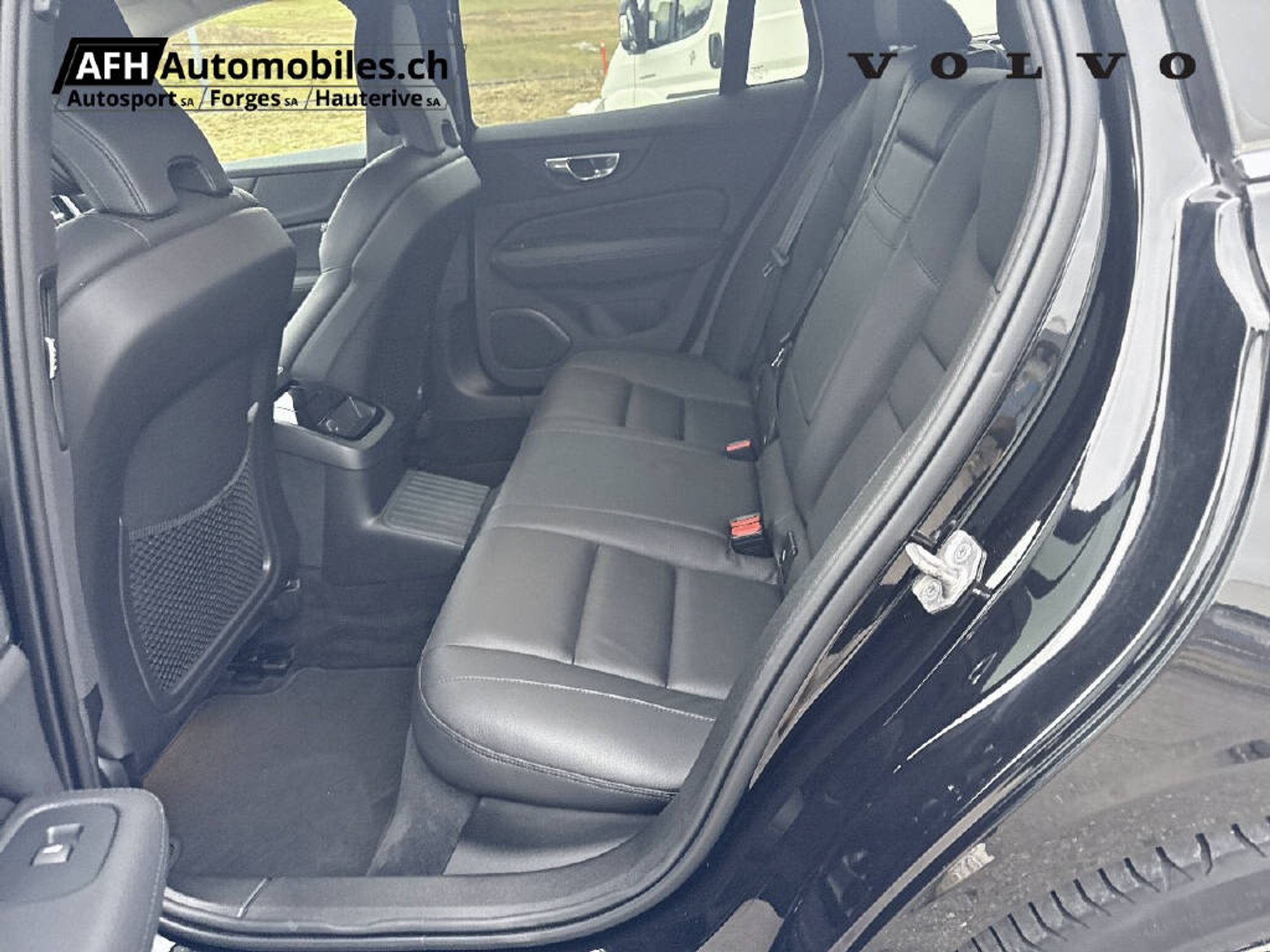 listing desktop thumbnail image 11