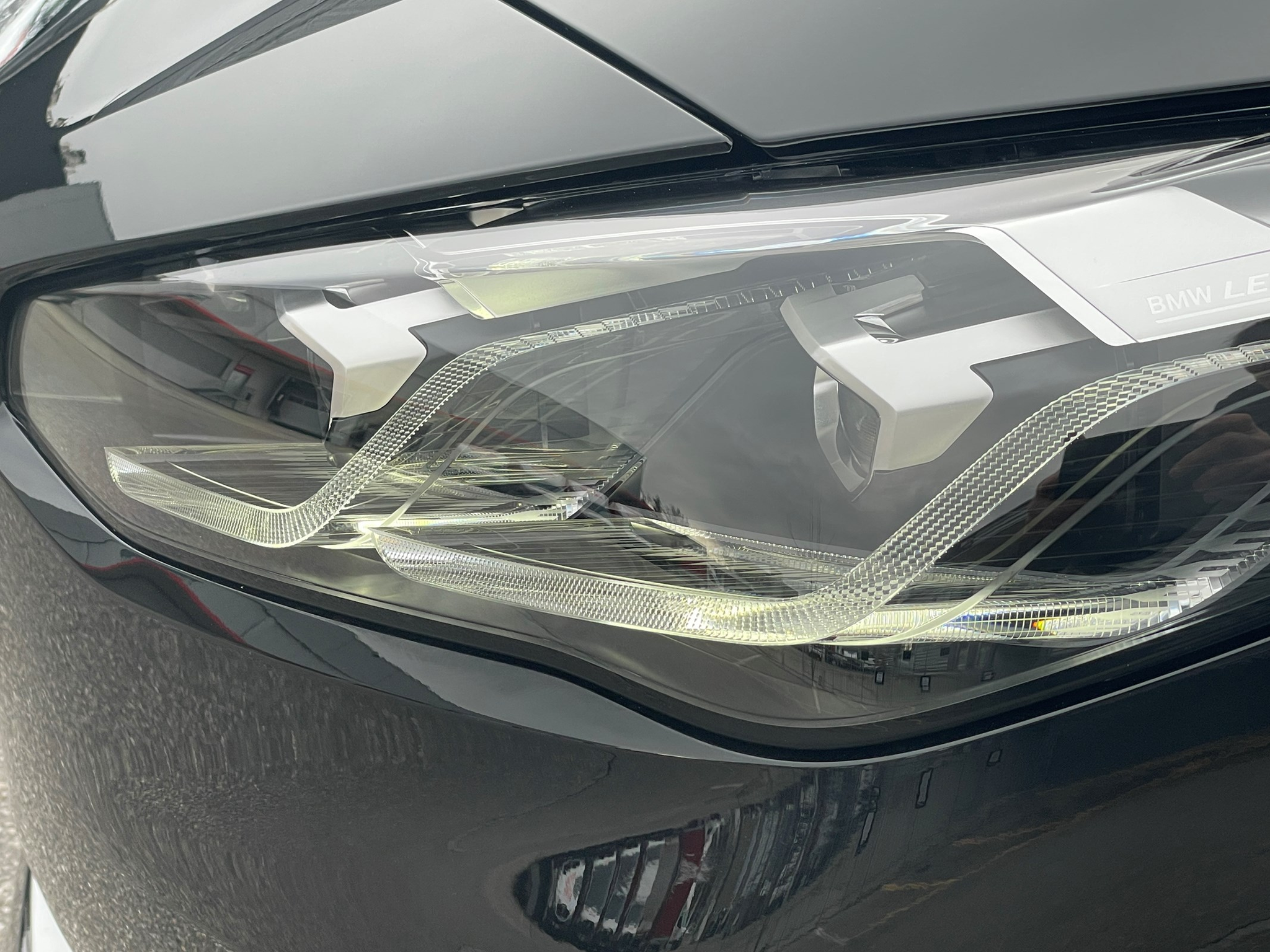 listing desktop thumbnail image 3