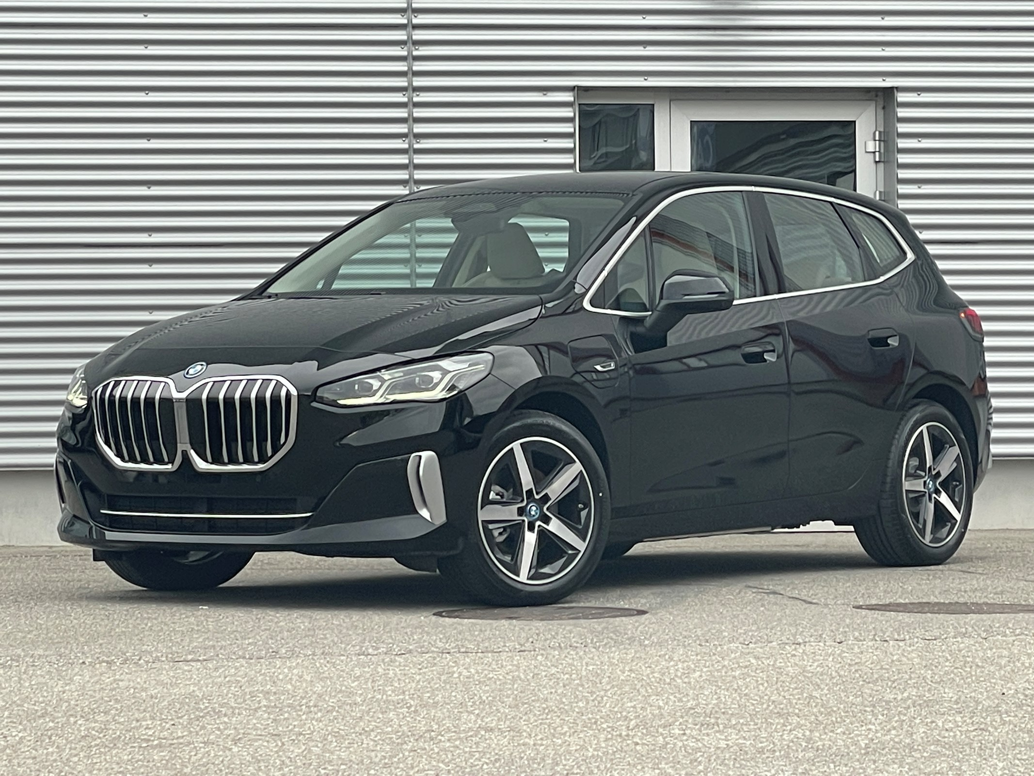 listing desktop thumbnail image 6