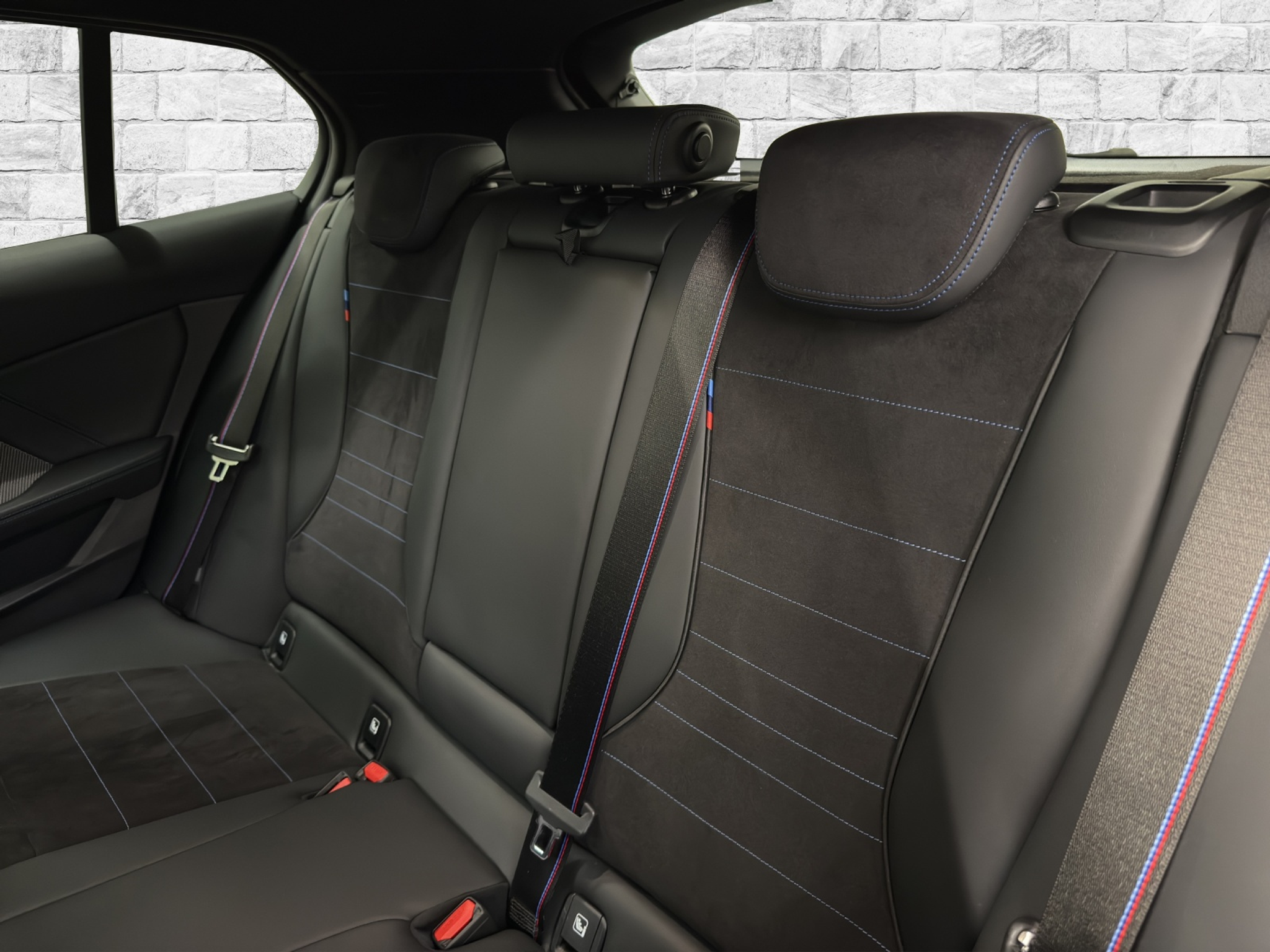 listing desktop thumbnail image 12