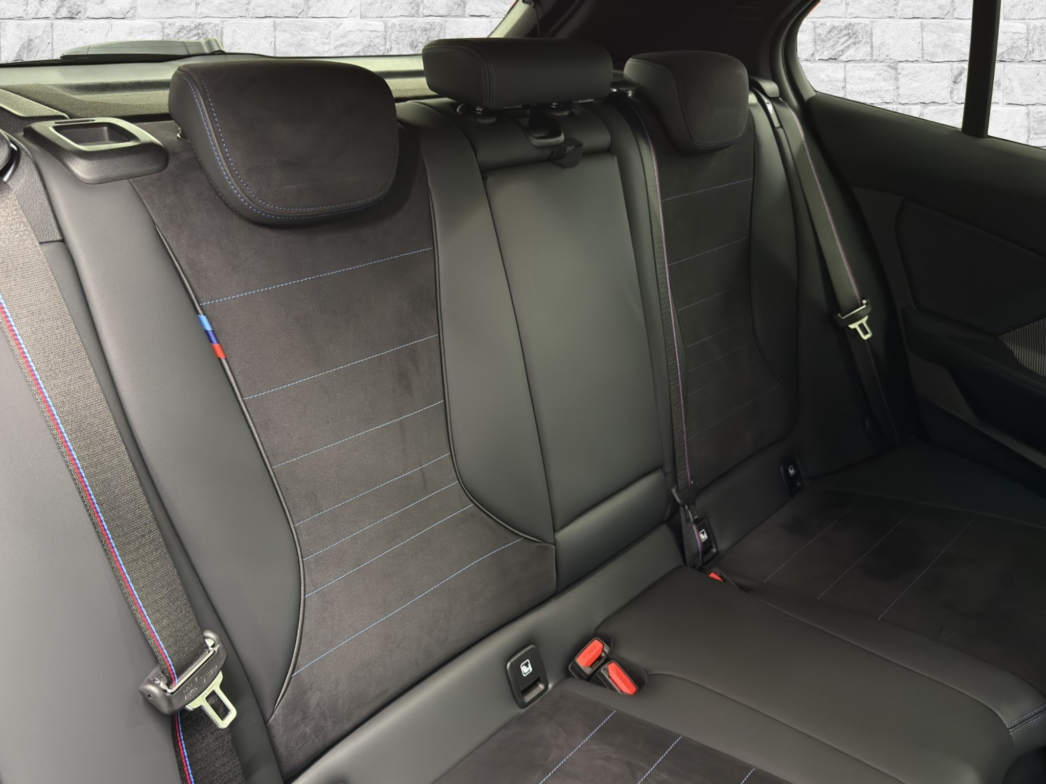 listing desktop thumbnail image 15