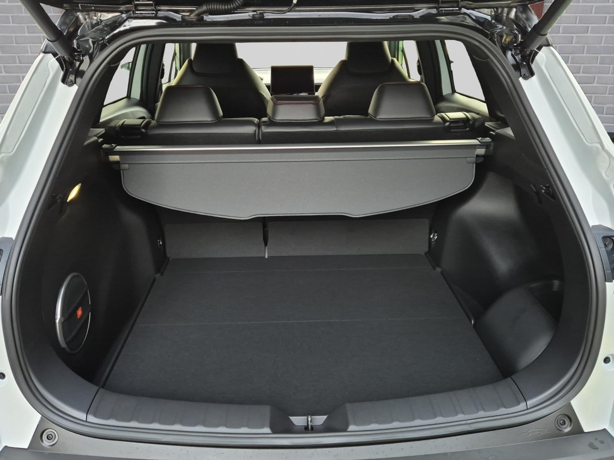 listing desktop thumbnail image 10