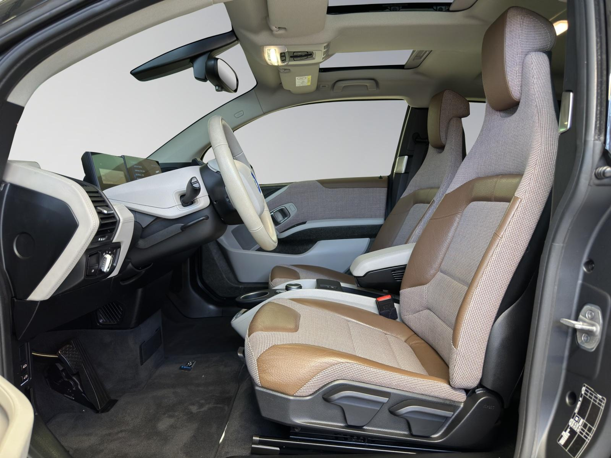 listing desktop thumbnail image 10