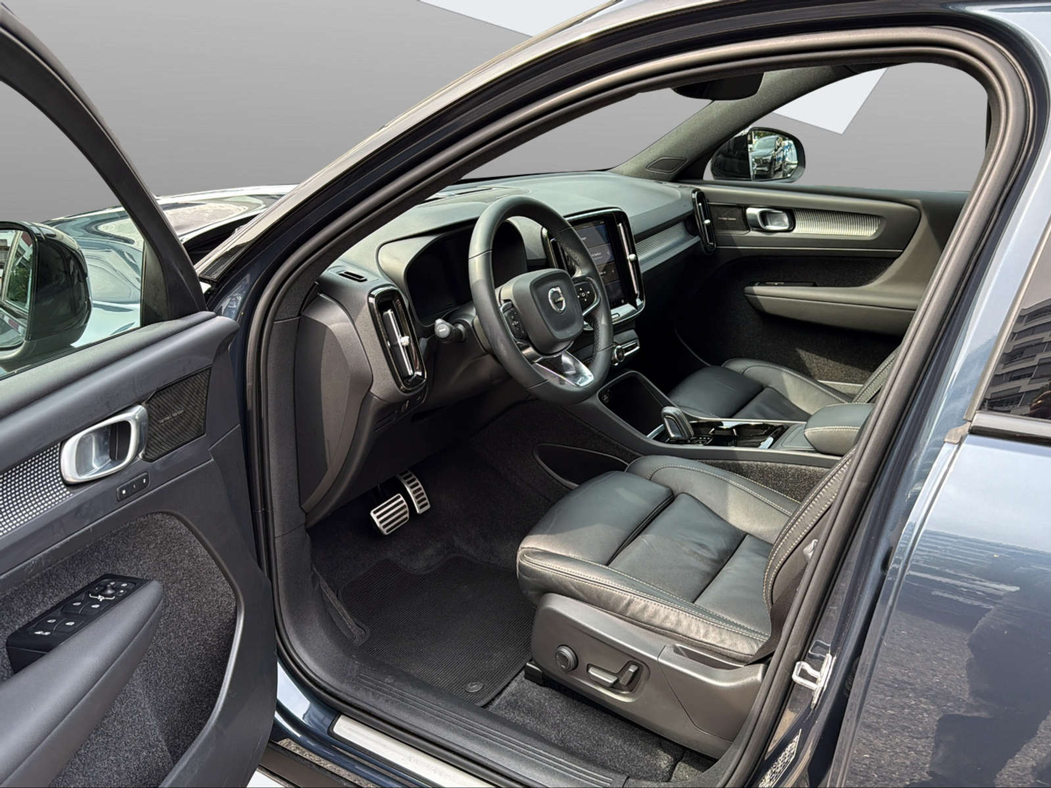 listing desktop thumbnail image 15