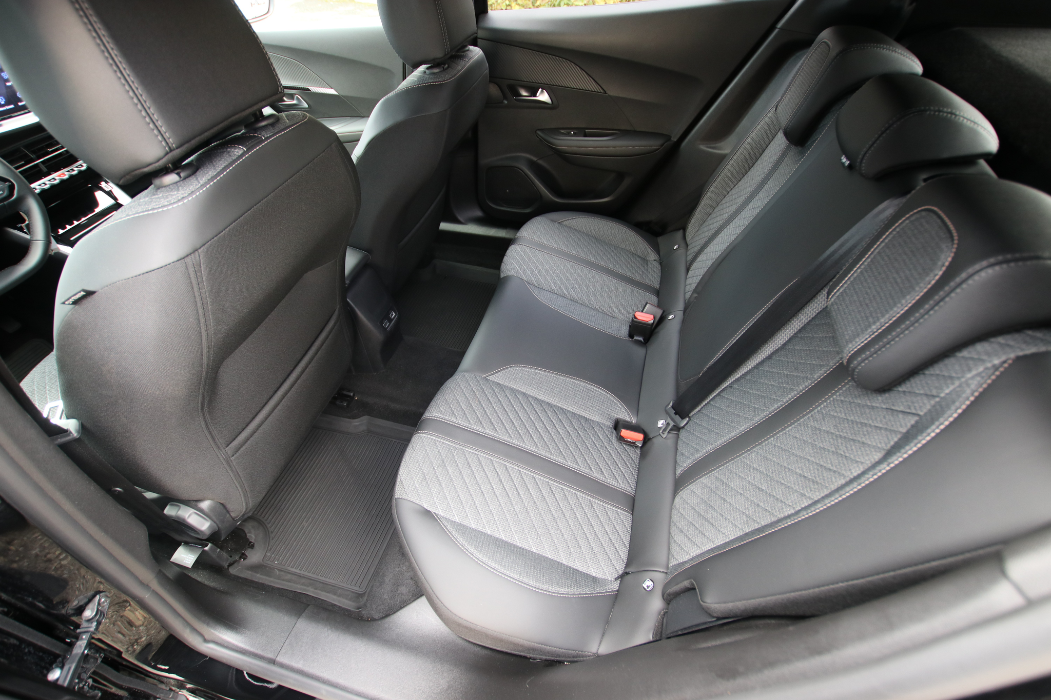 listing desktop thumbnail image 14