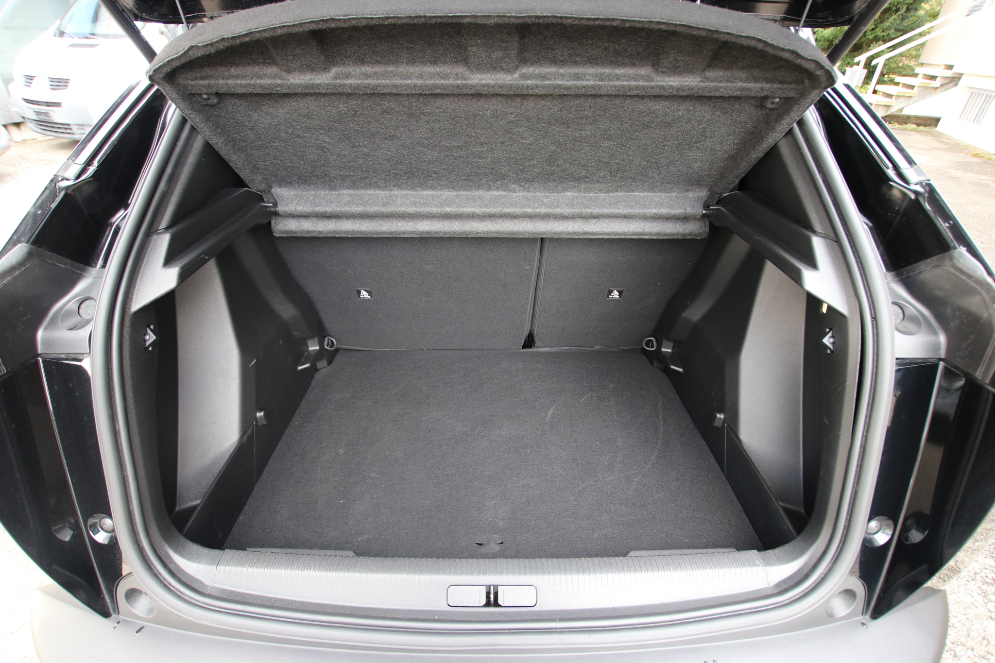 listing desktop thumbnail image 16