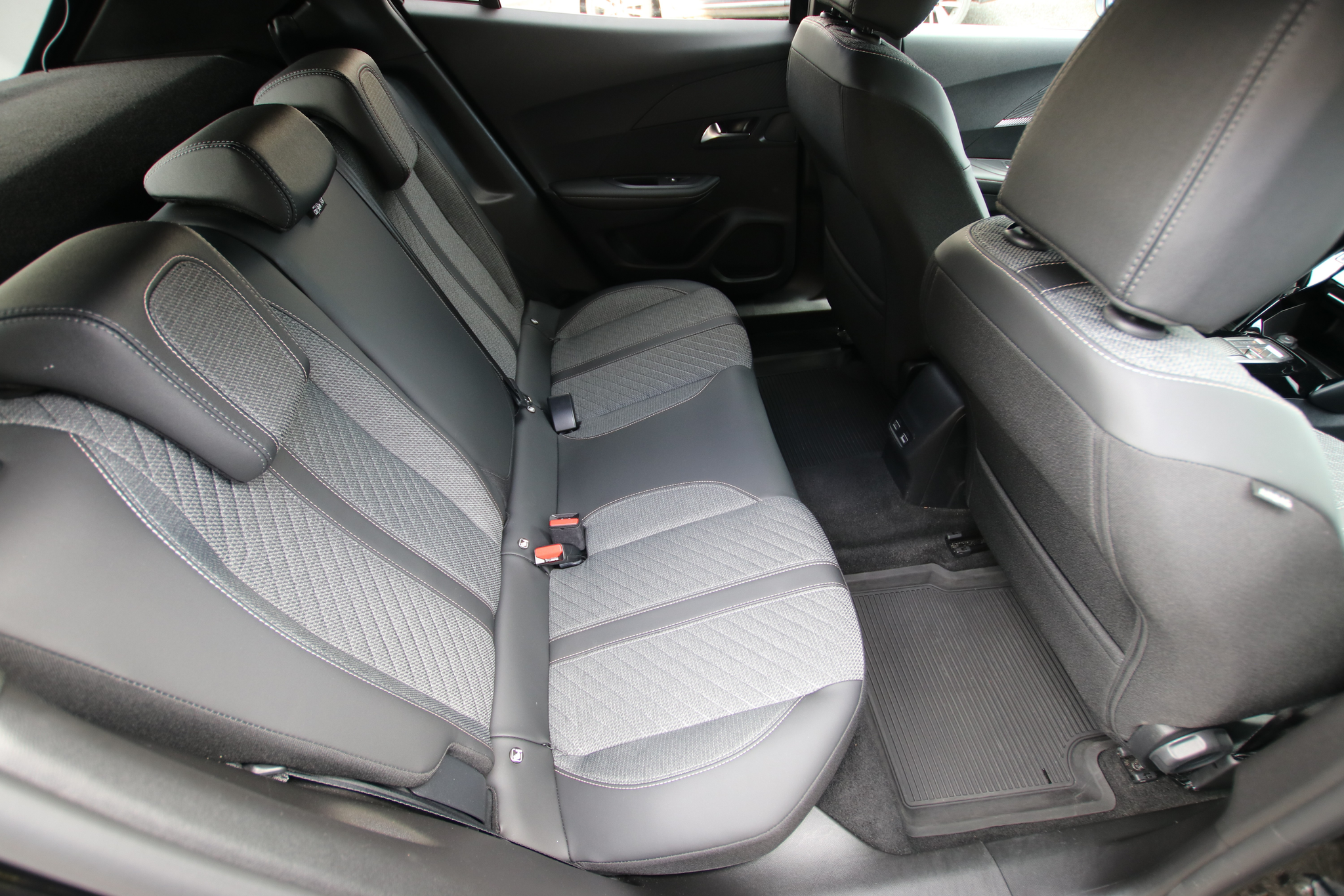 listing desktop thumbnail image 15