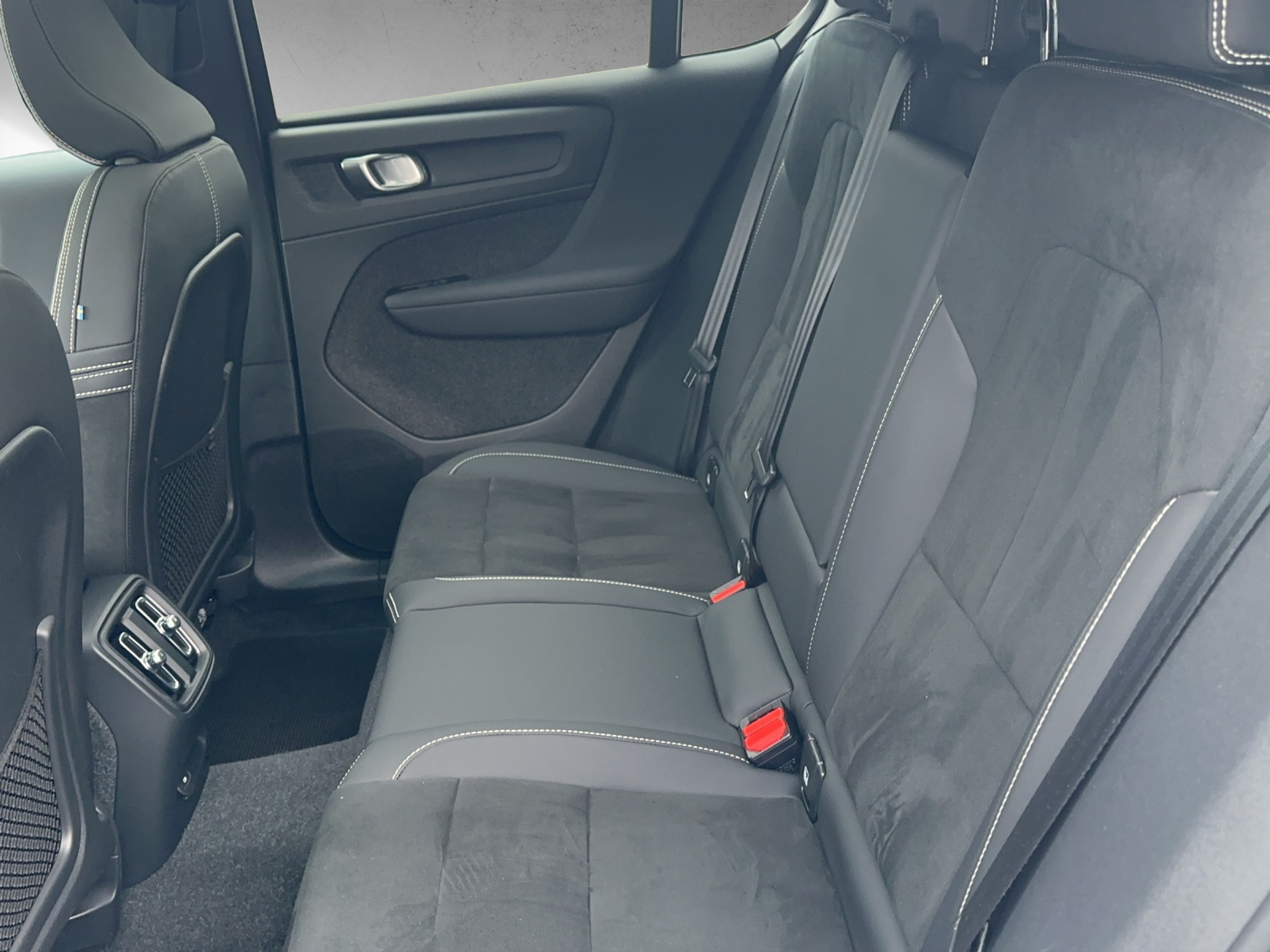 listing desktop thumbnail image 9