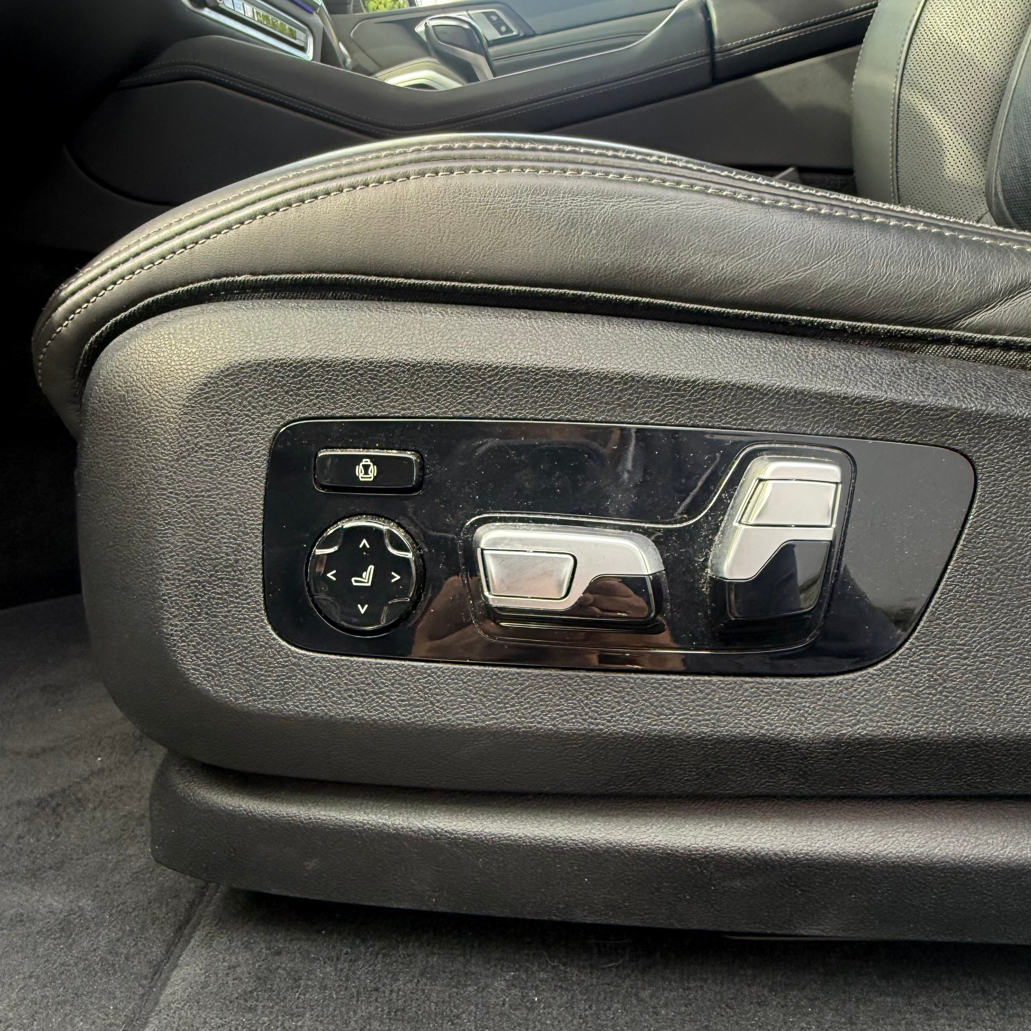 listing desktop thumbnail image 12