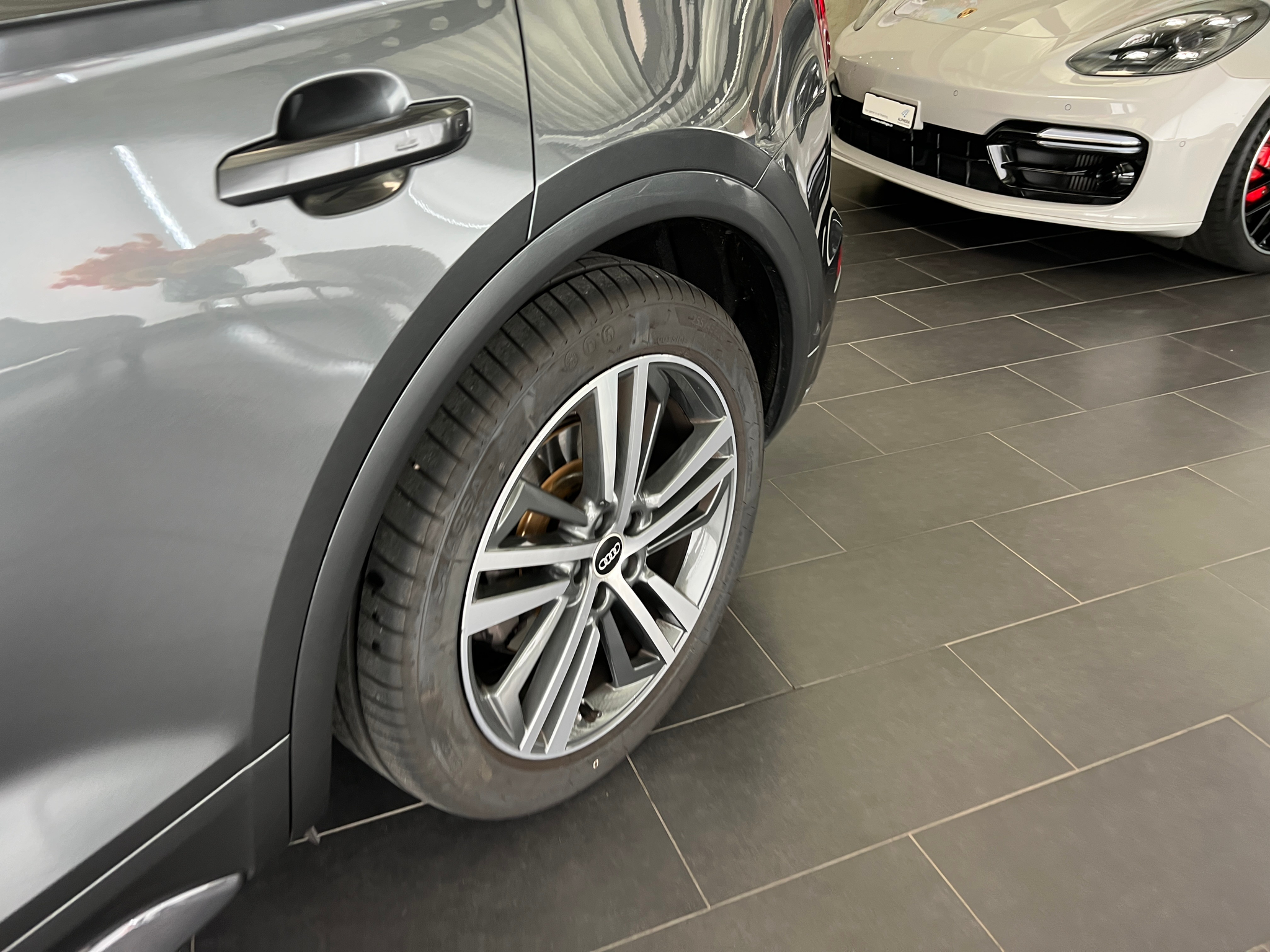 listing desktop thumbnail image 16