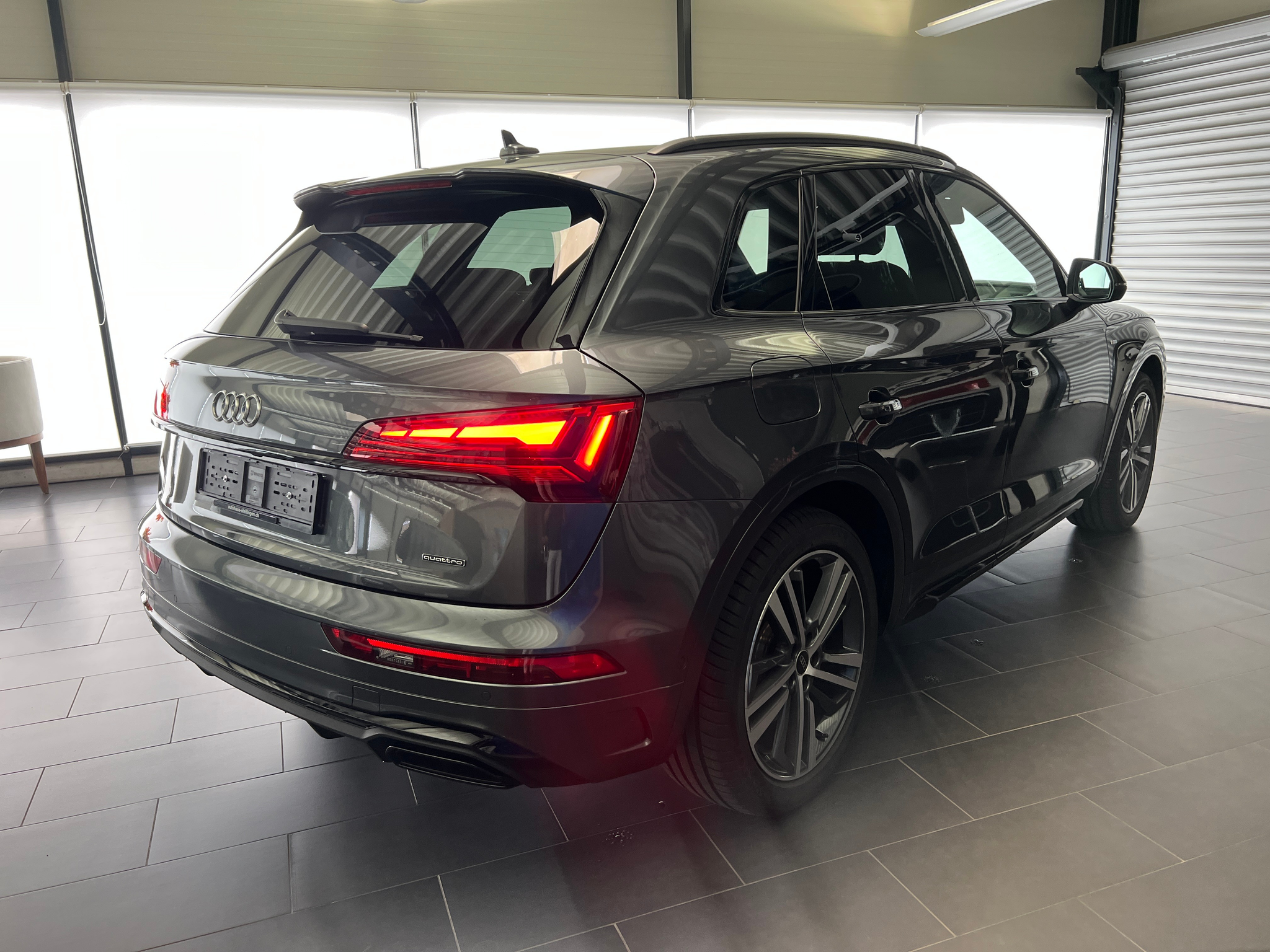 listing desktop thumbnail image 1