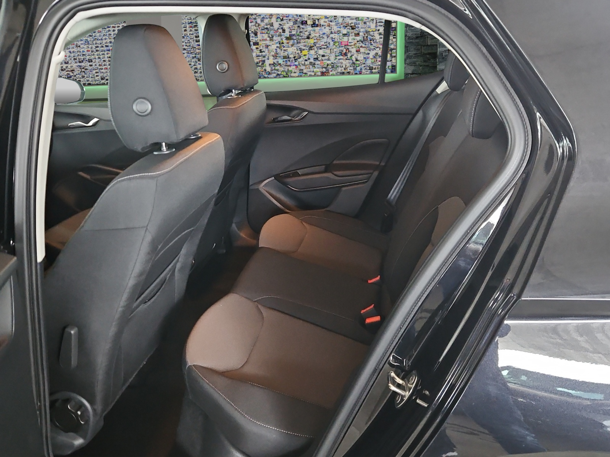 listing desktop thumbnail image 9