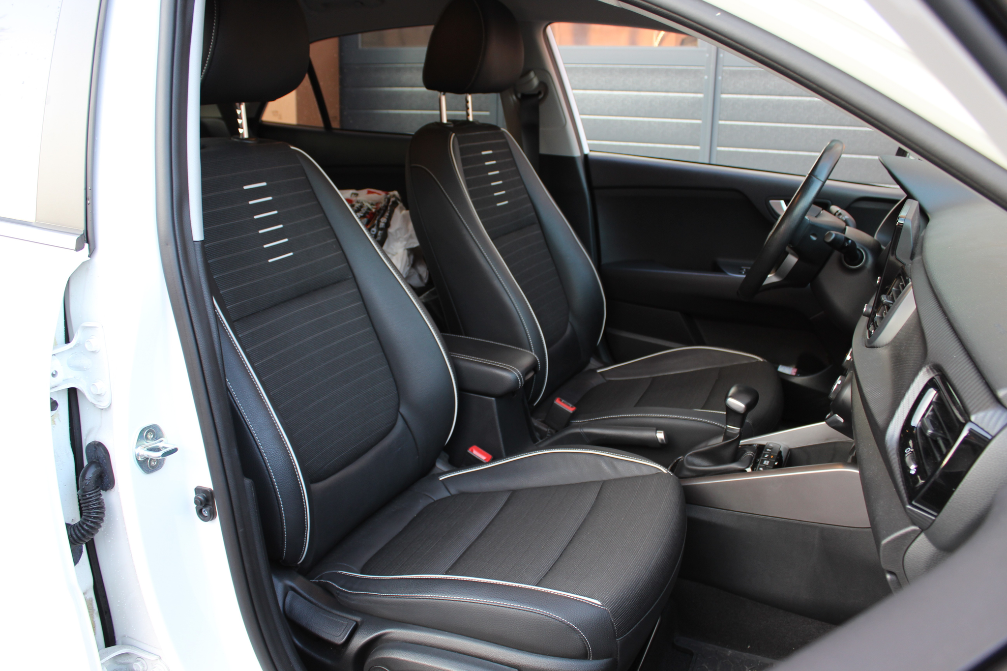 listing desktop thumbnail image 12