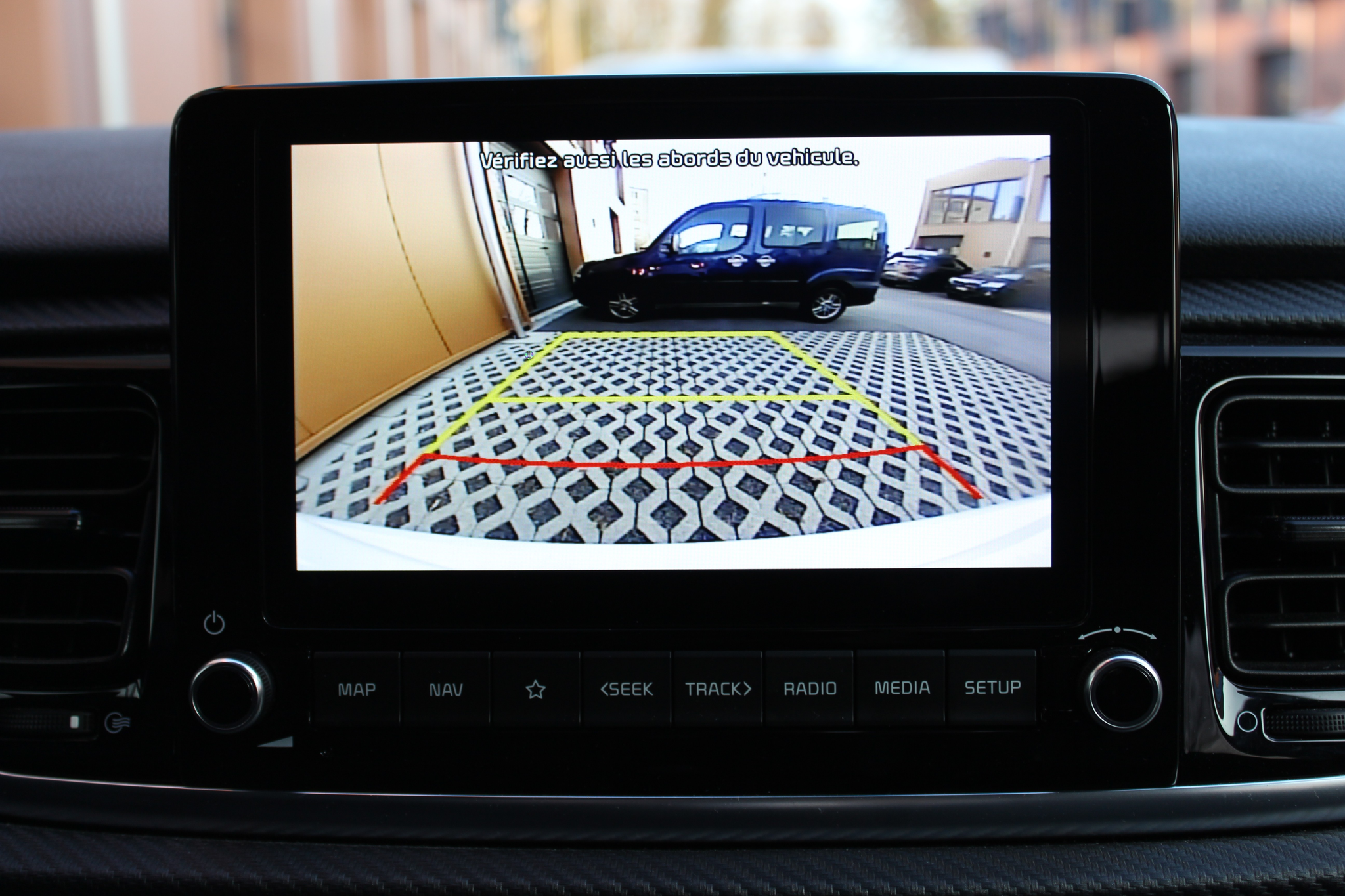 listing desktop thumbnail image 22