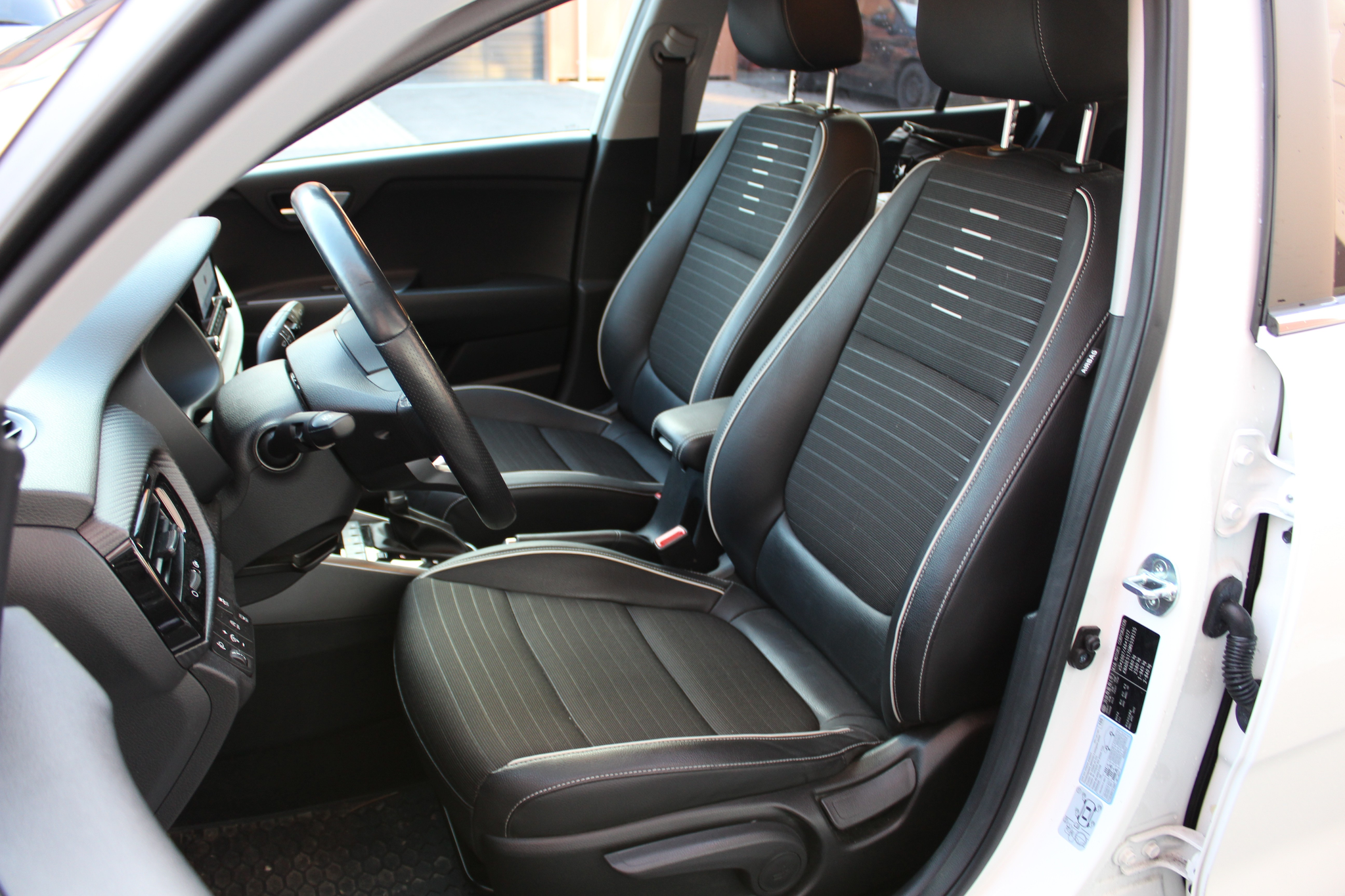 listing desktop thumbnail image 9