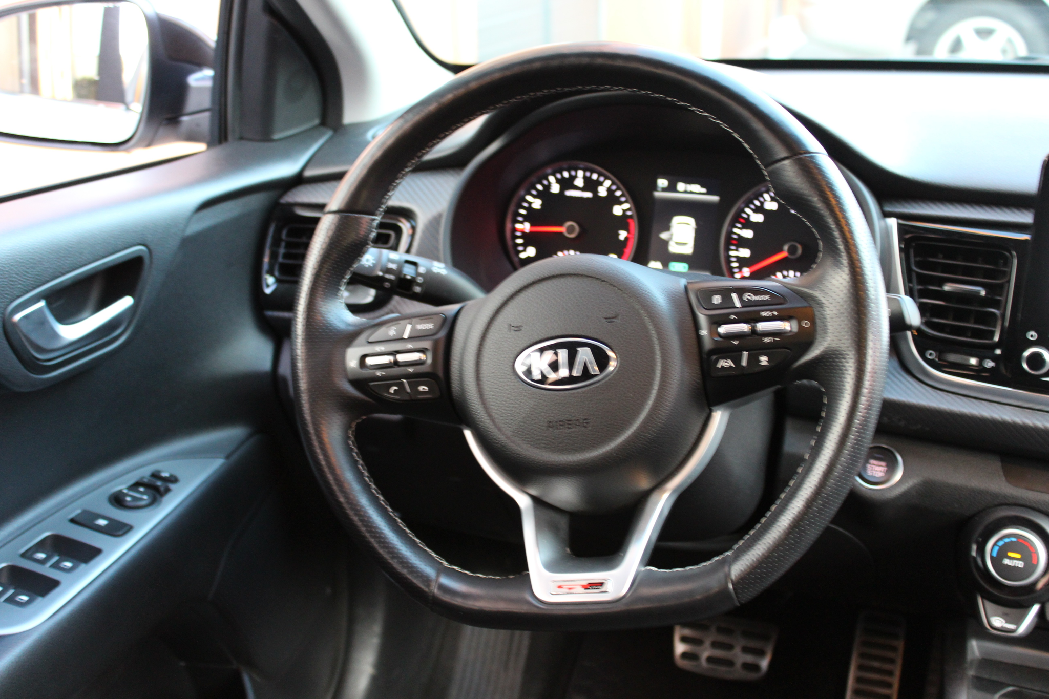 listing desktop thumbnail image 16