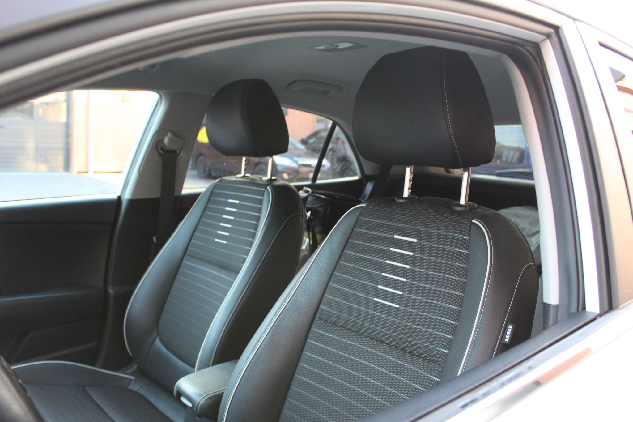 listing desktop thumbnail image 8