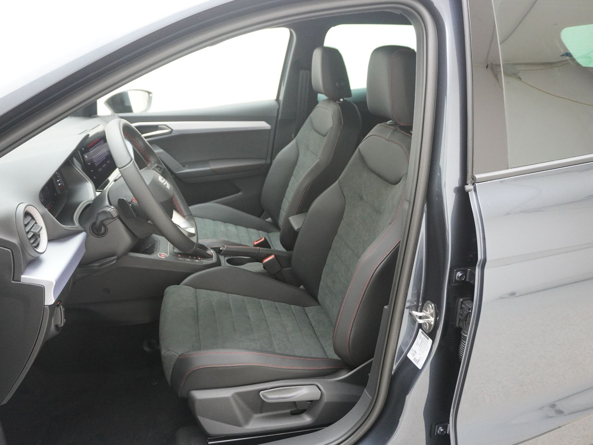 listing desktop thumbnail image 11