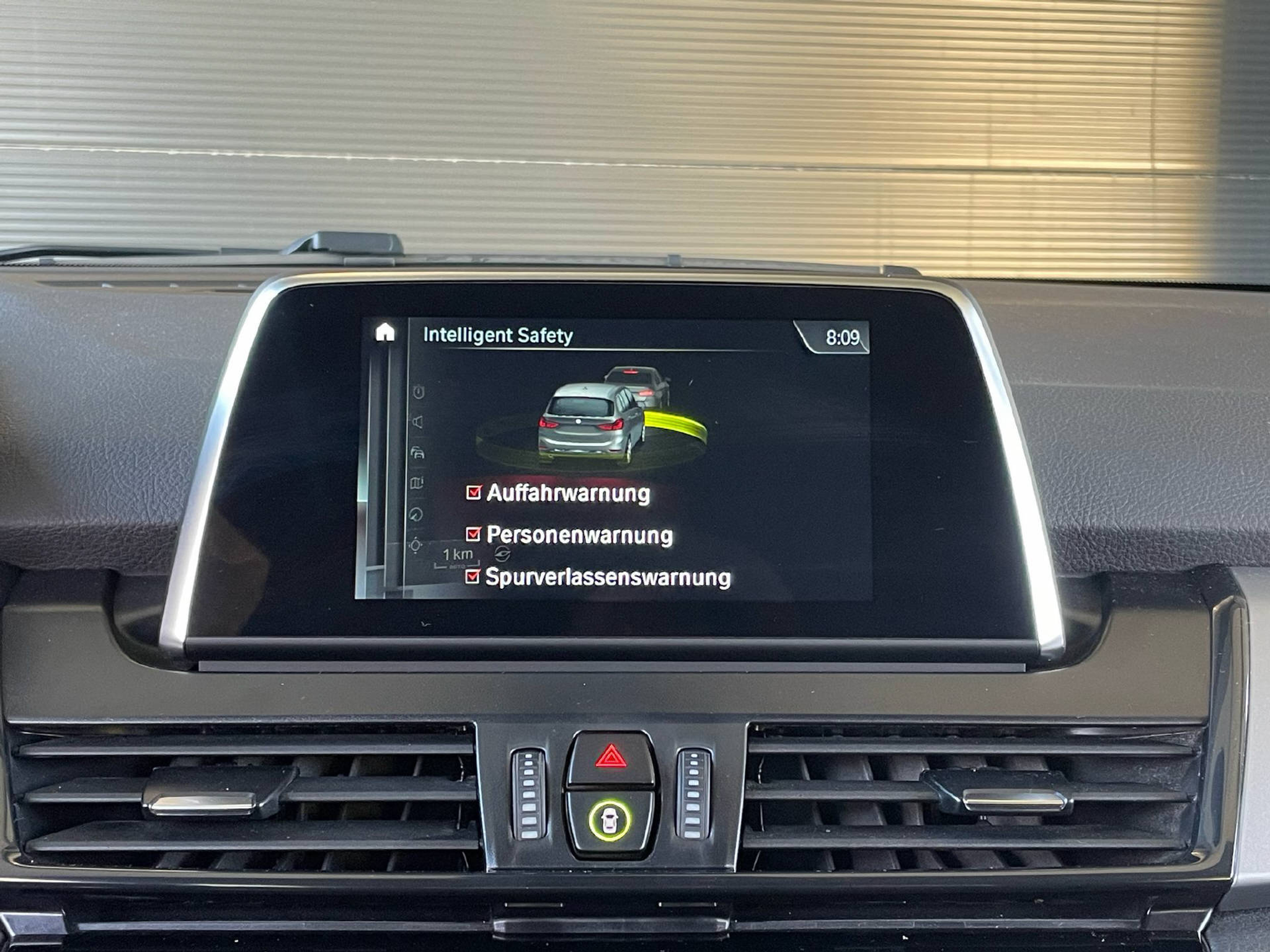 listing desktop thumbnail image 11