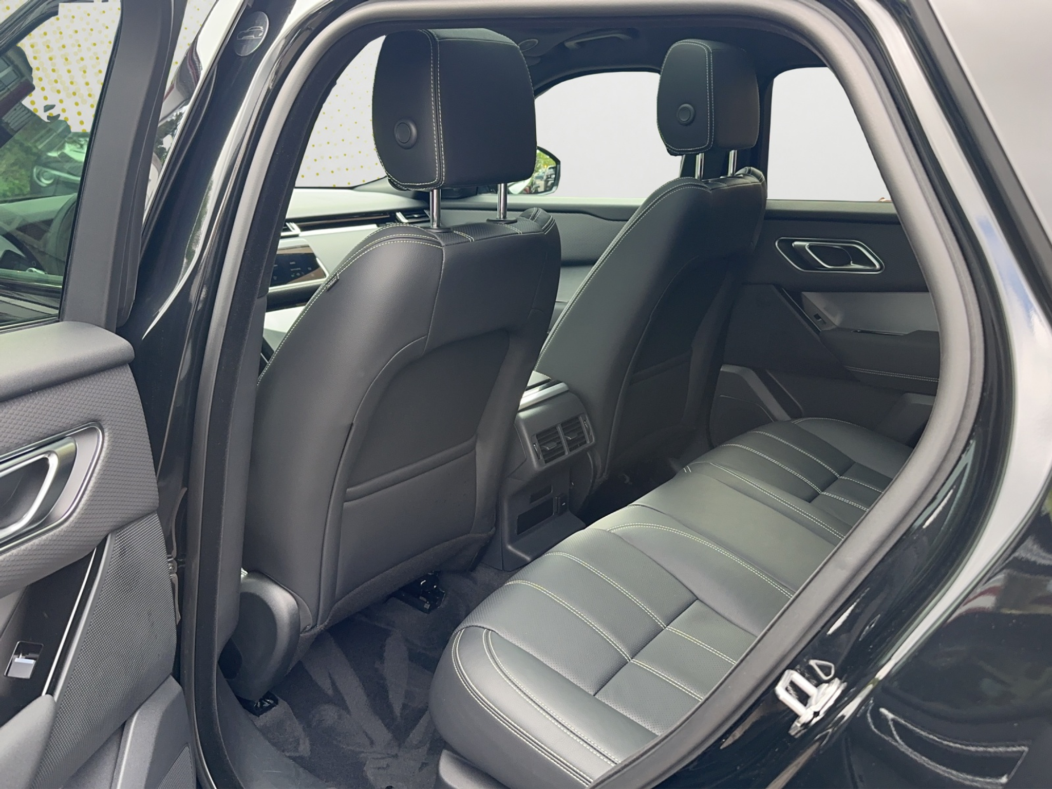 listing desktop thumbnail image 13