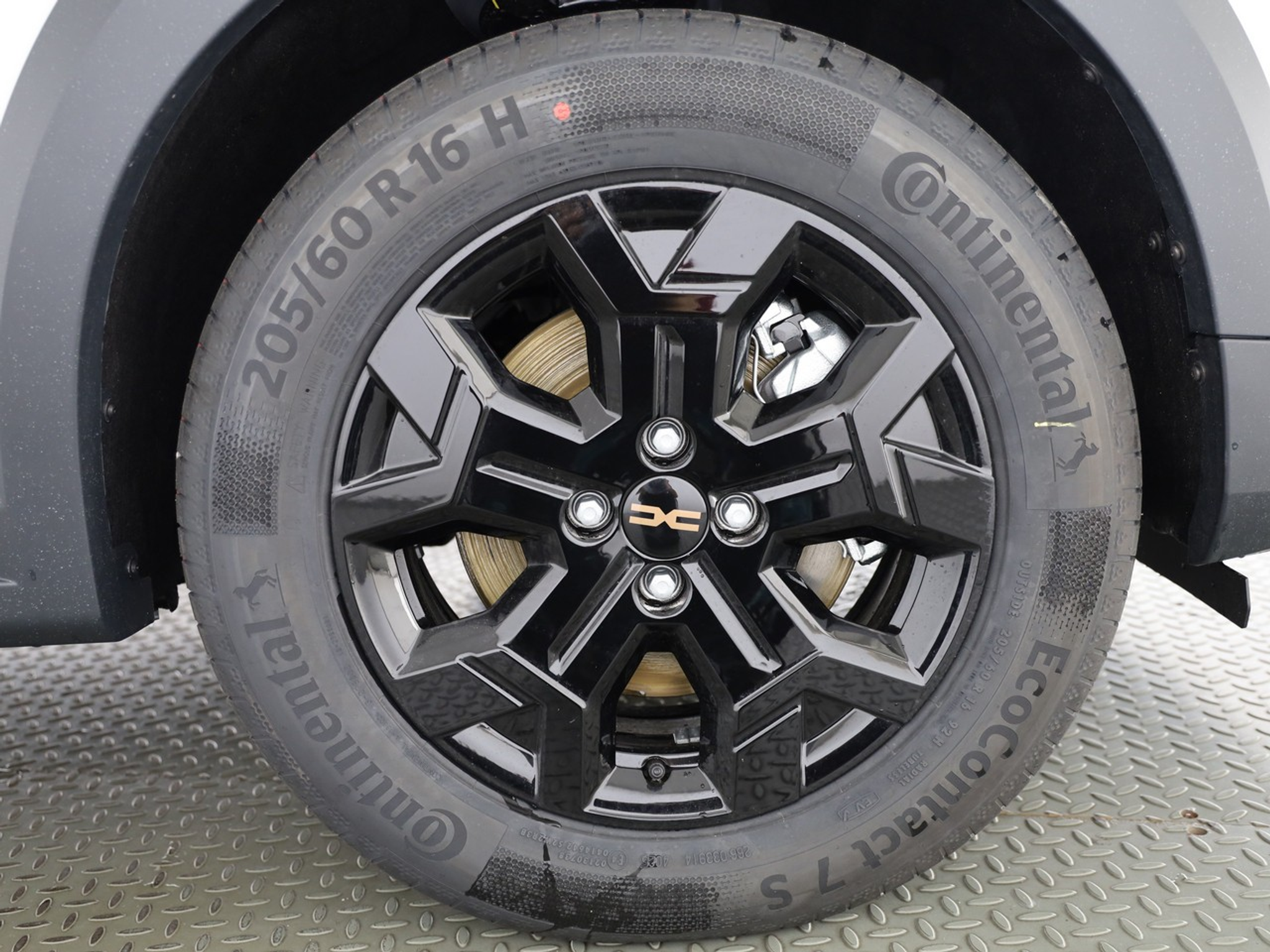 listing desktop thumbnail image 3