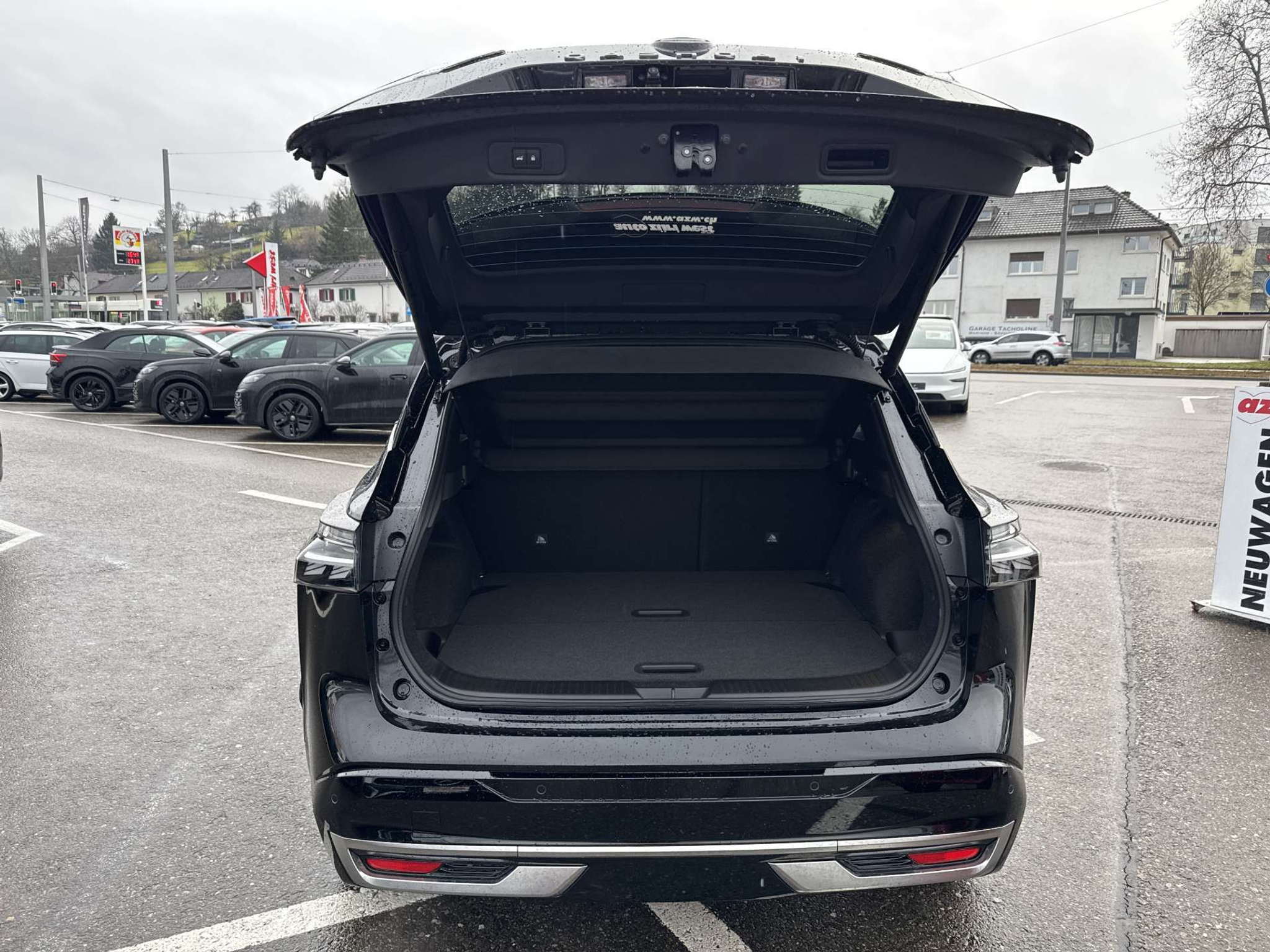 listing desktop thumbnail image 7