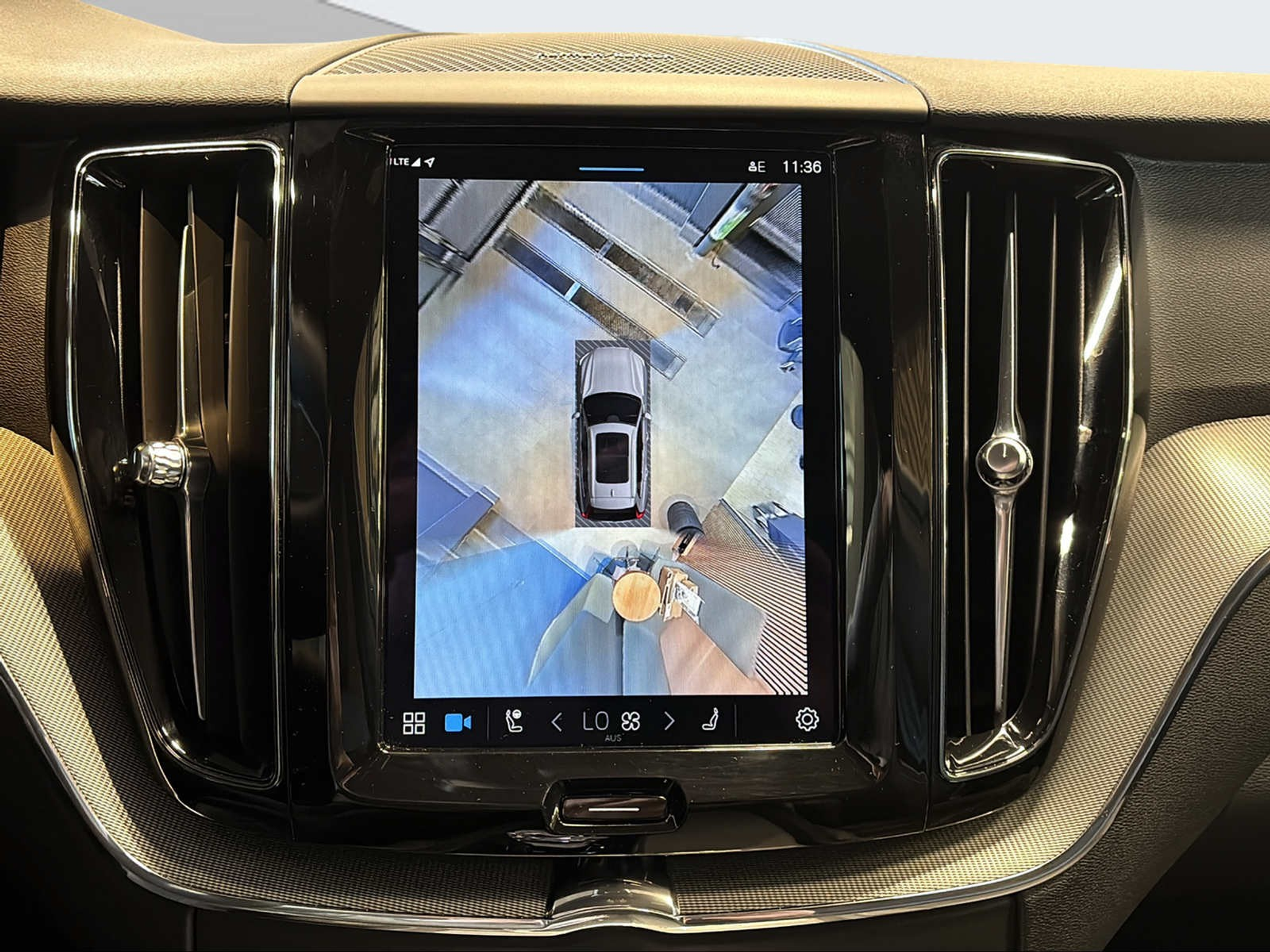 listing desktop thumbnail image 12