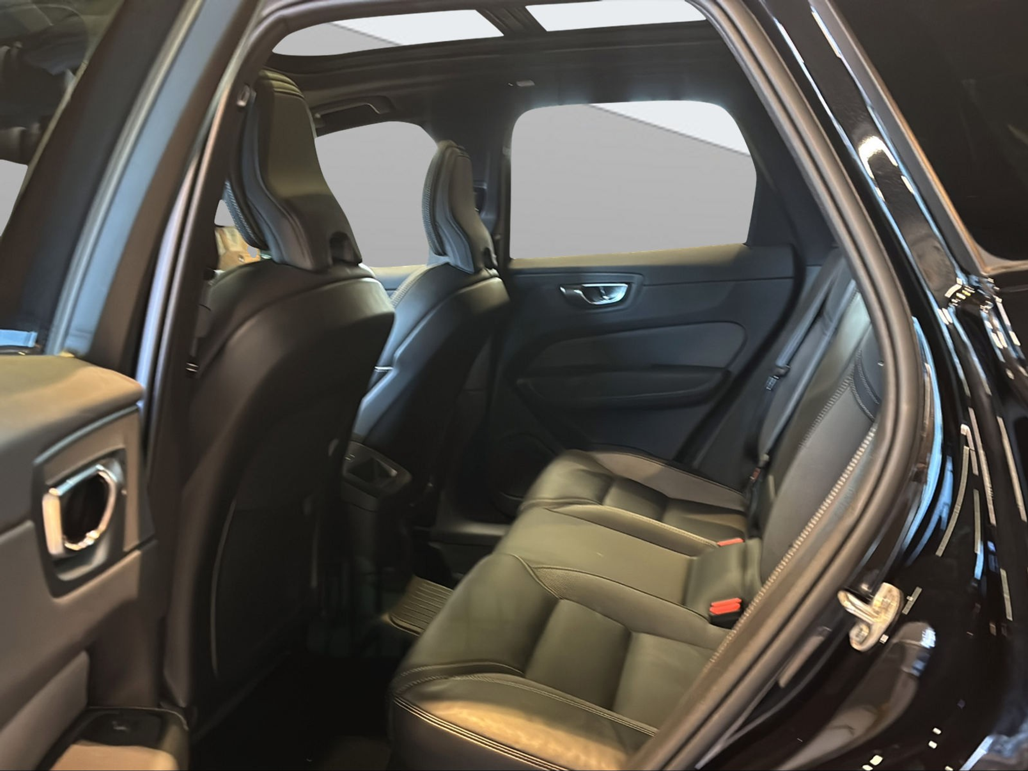 listing desktop thumbnail image 9