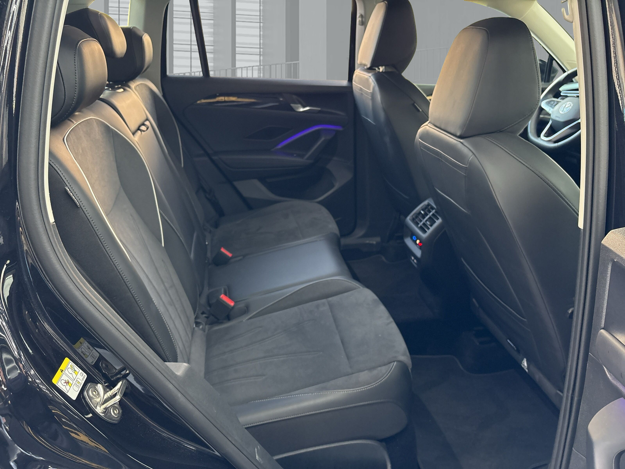 listing desktop thumbnail image 12