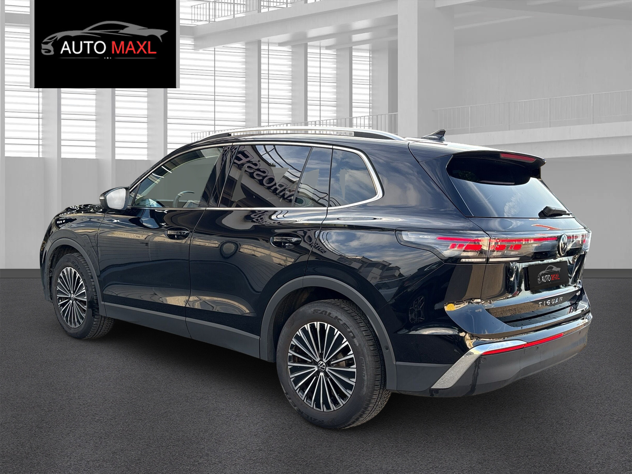 listing desktop thumbnail image 3