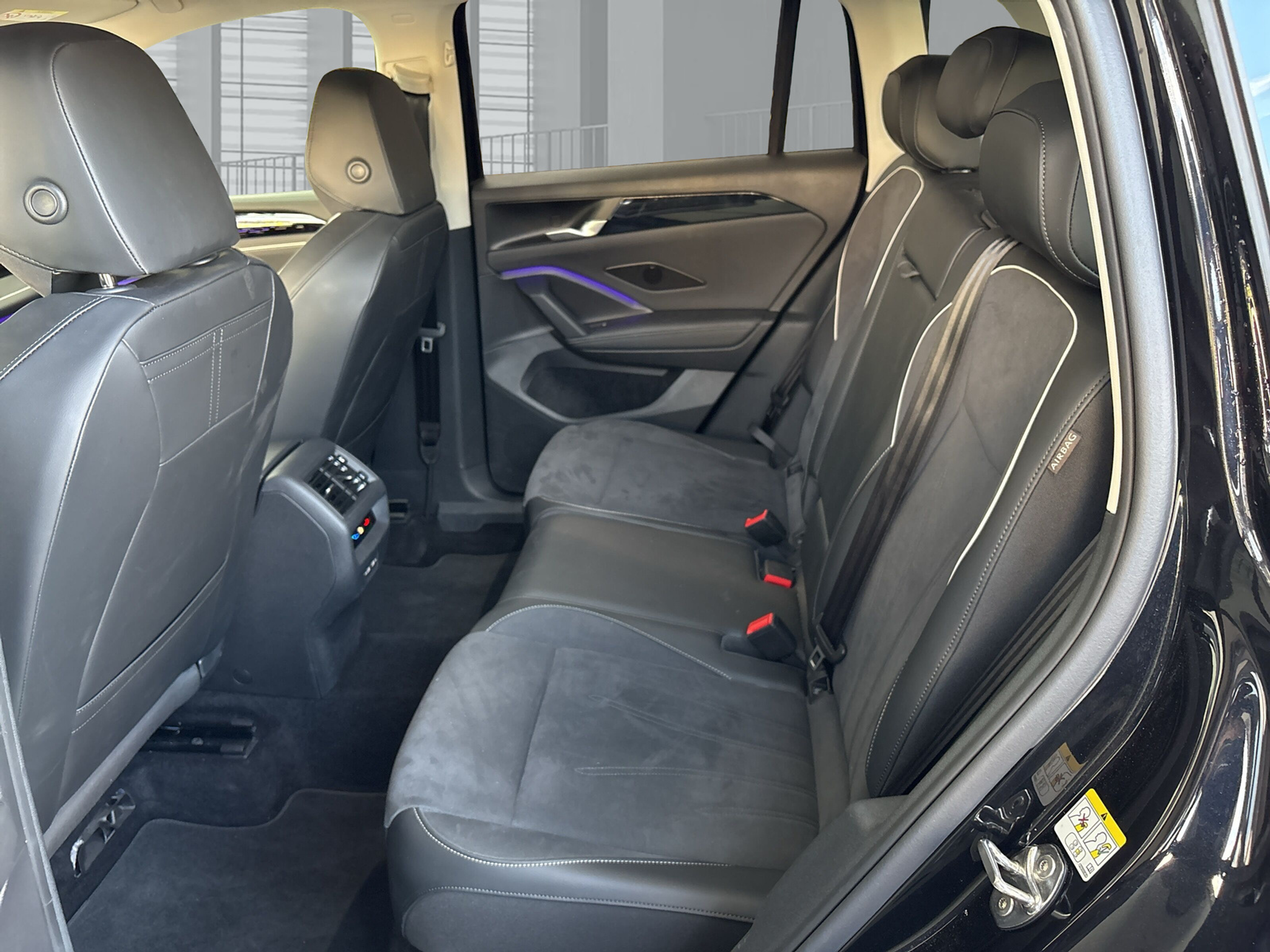 listing desktop thumbnail image 11