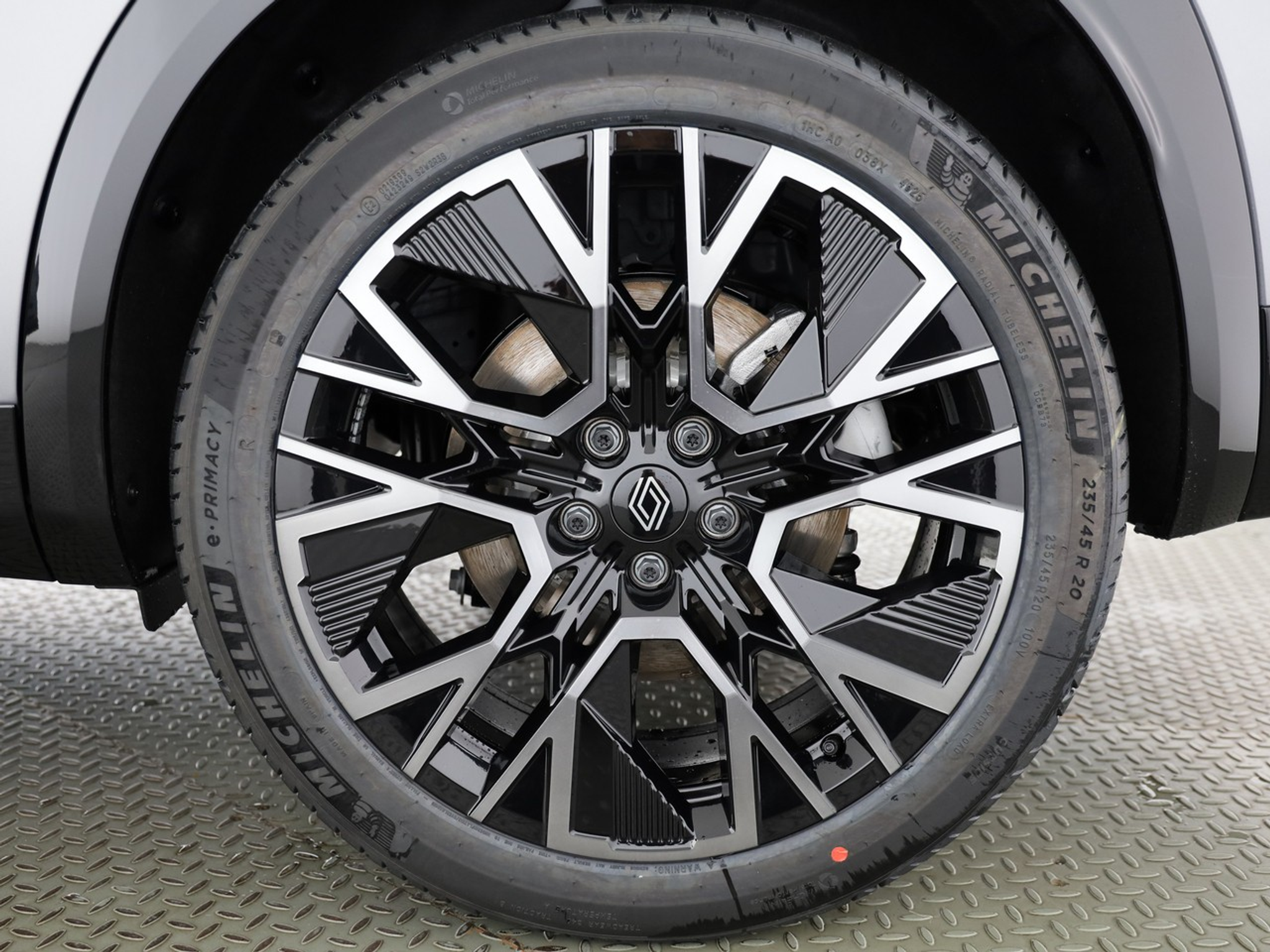 listing desktop thumbnail image 3