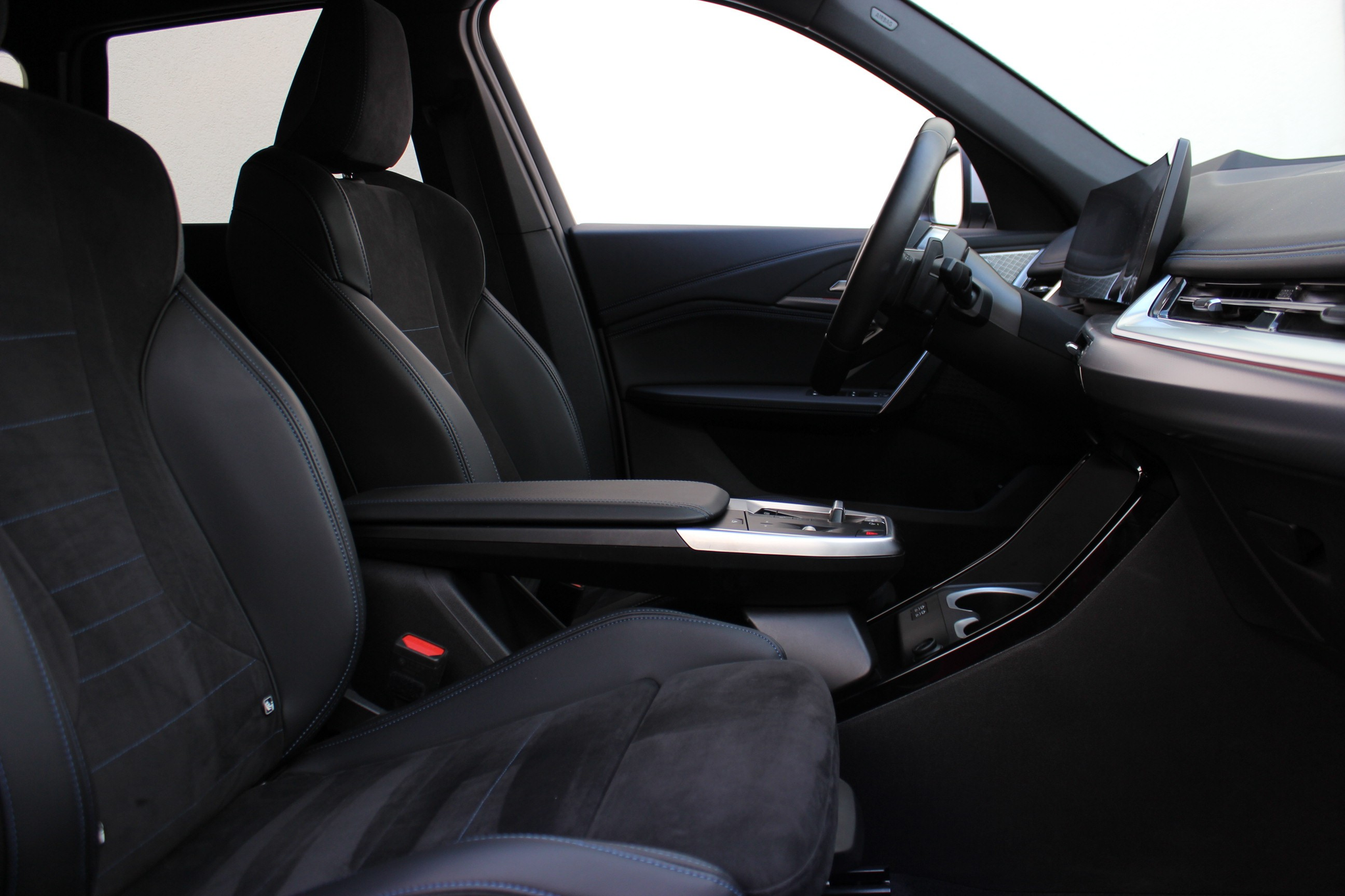 listing desktop thumbnail image 9