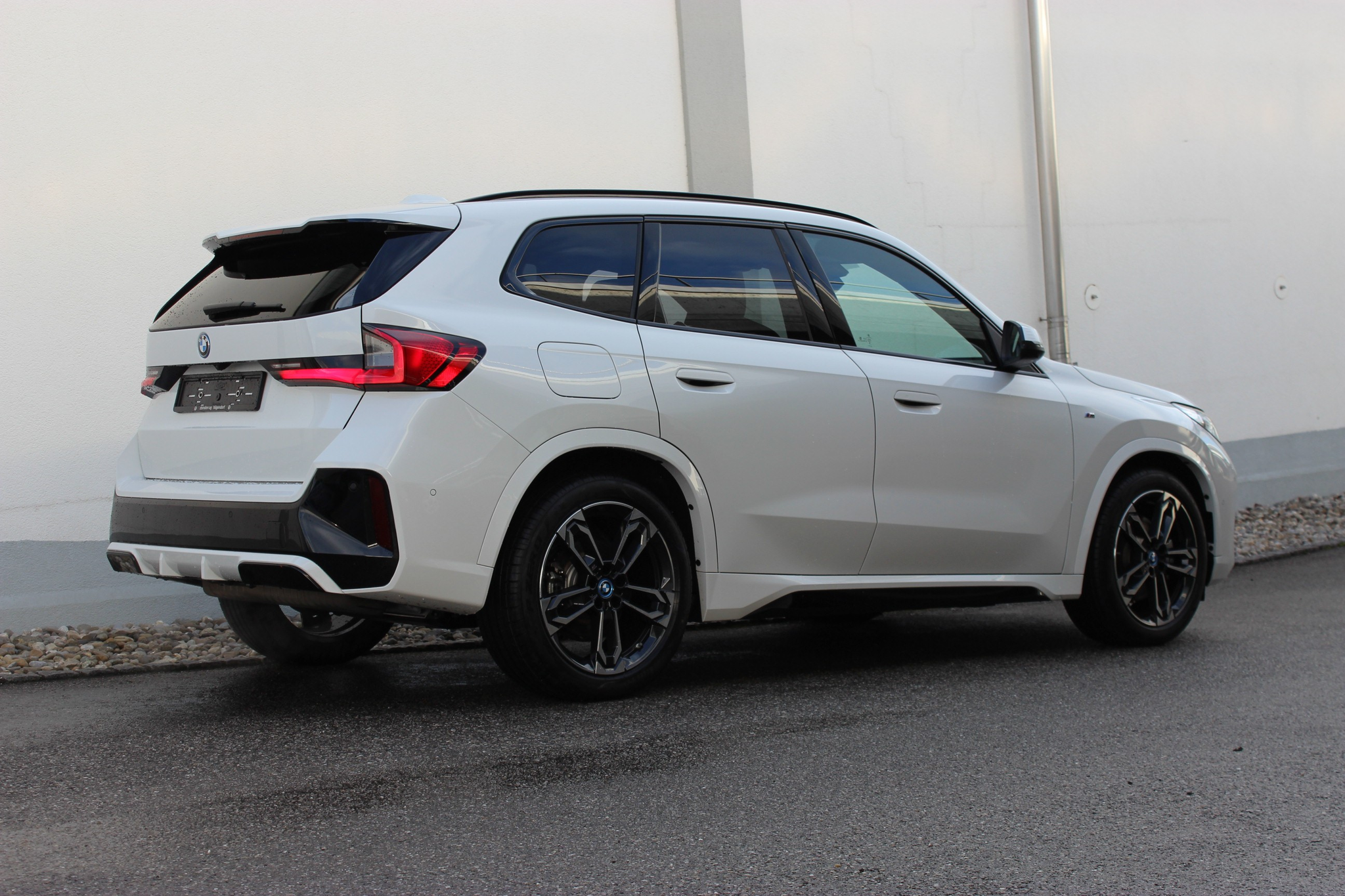 listing desktop thumbnail image 14