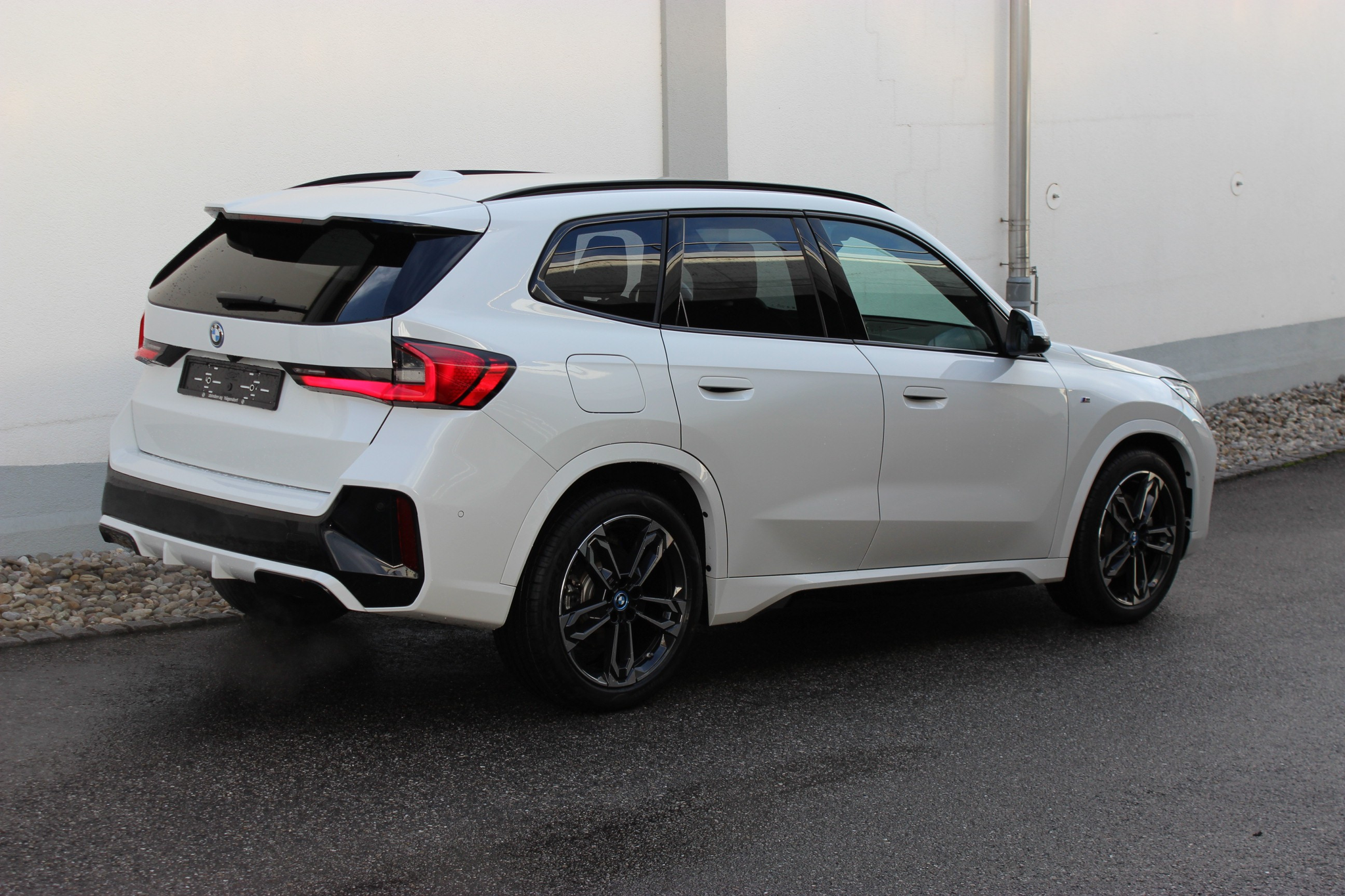 listing desktop thumbnail image 5