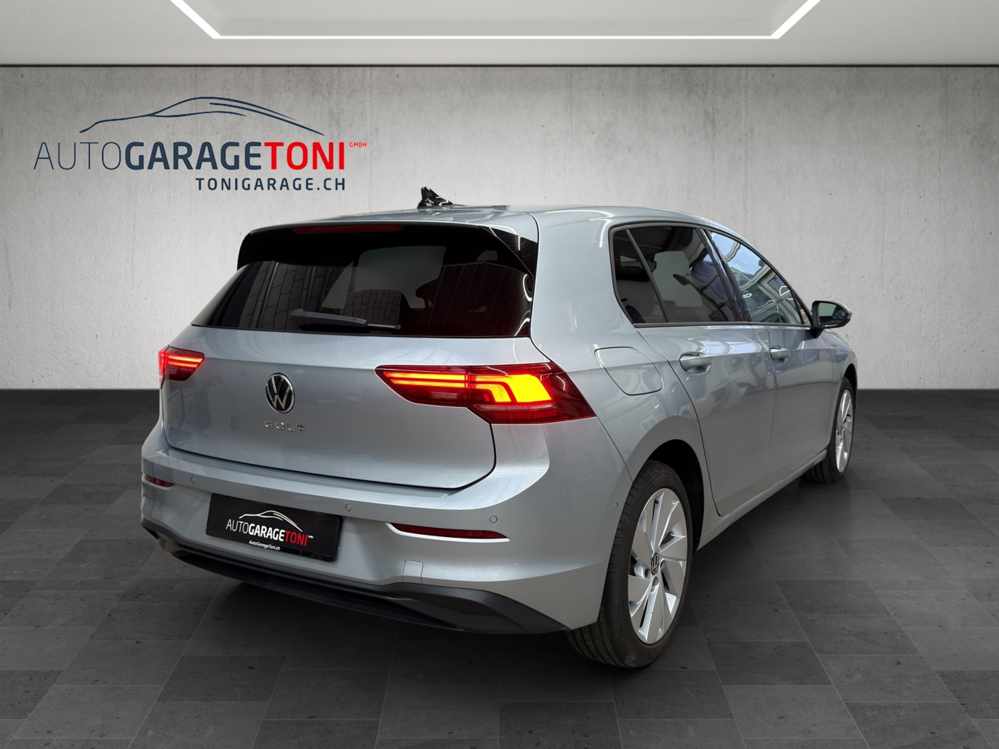 listing desktop thumbnail image 5