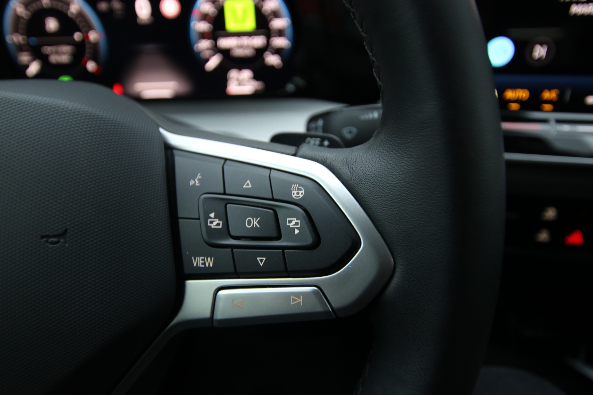 listing desktop thumbnail image 23