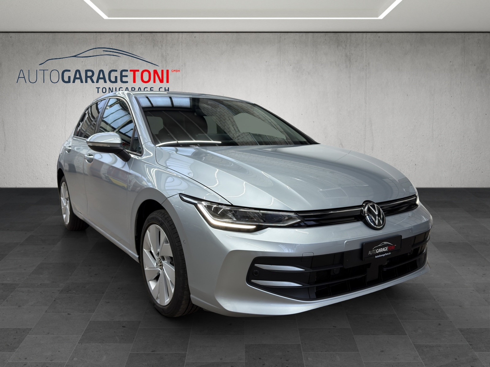 listing desktop thumbnail image 1