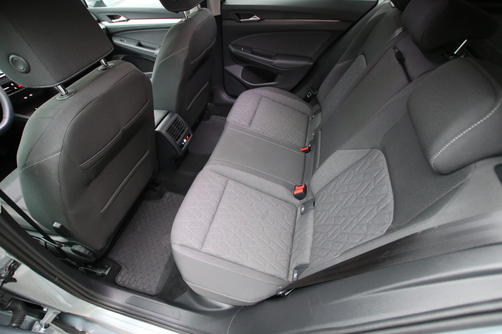 listing desktop thumbnail image 13