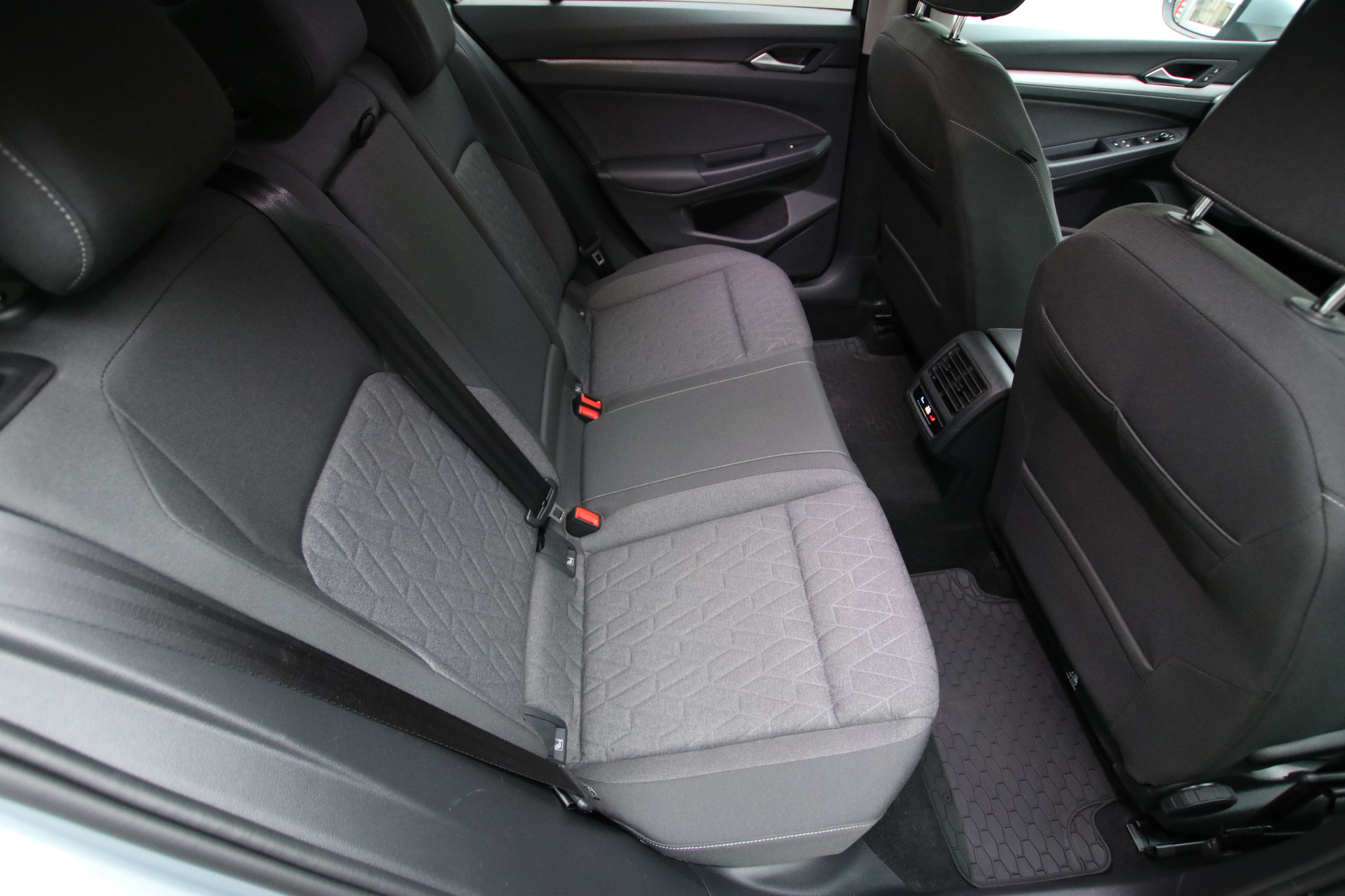 listing desktop thumbnail image 14