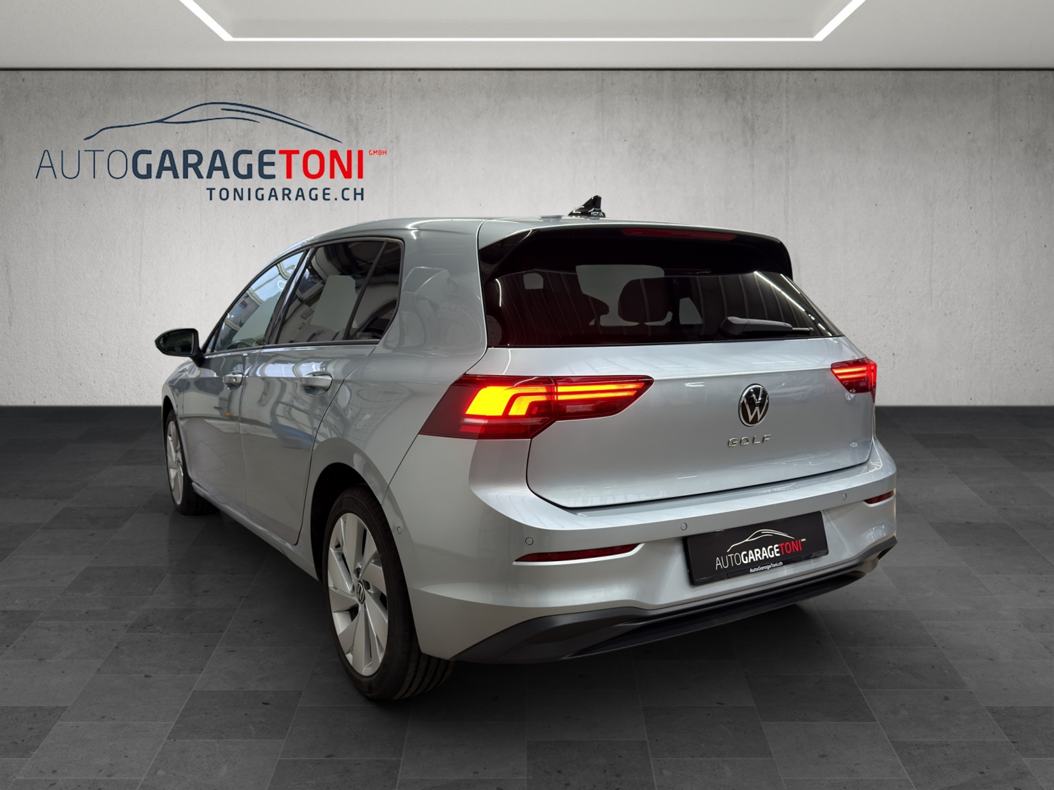 listing desktop thumbnail image 6