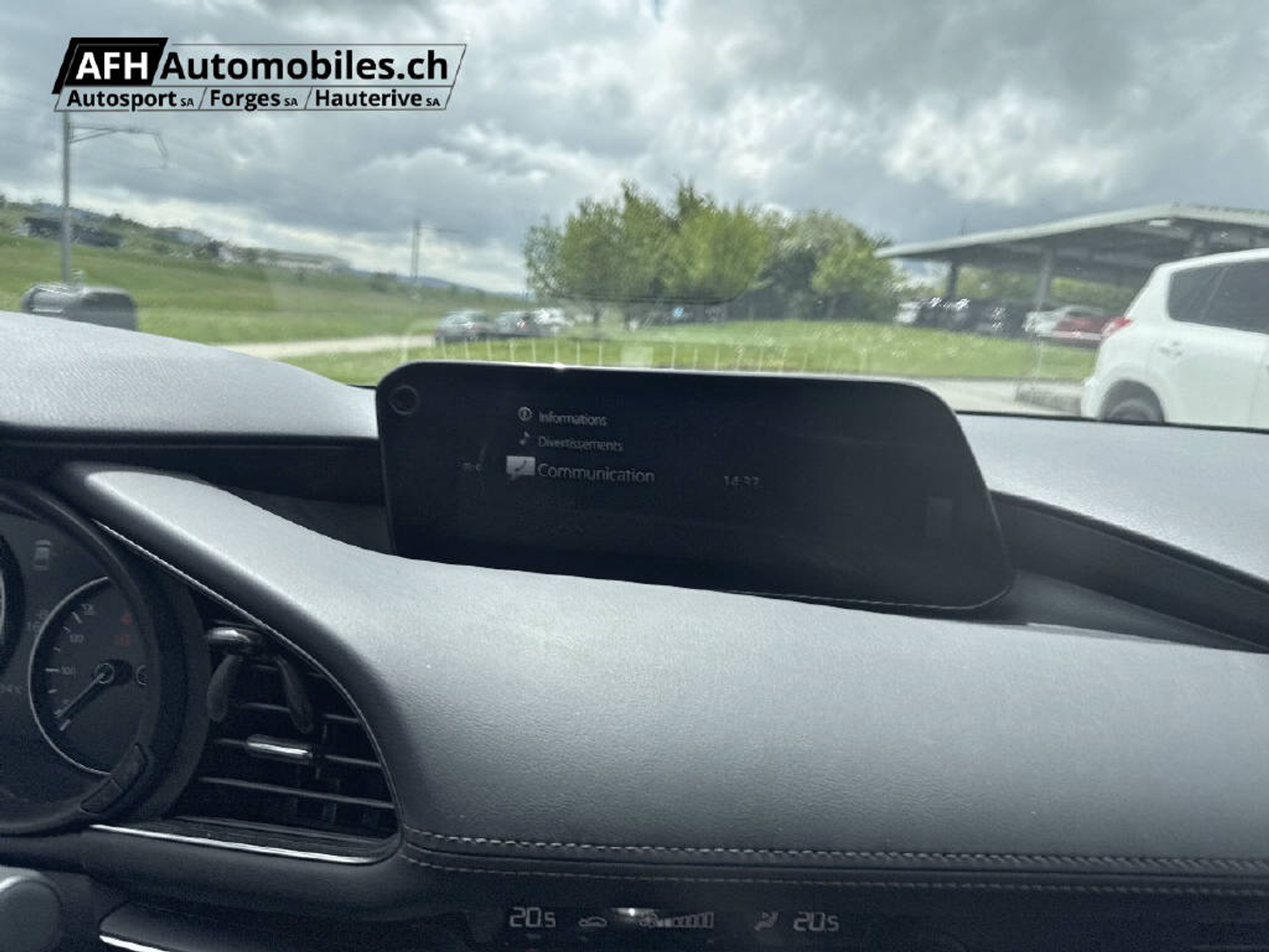 listing desktop thumbnail image 11